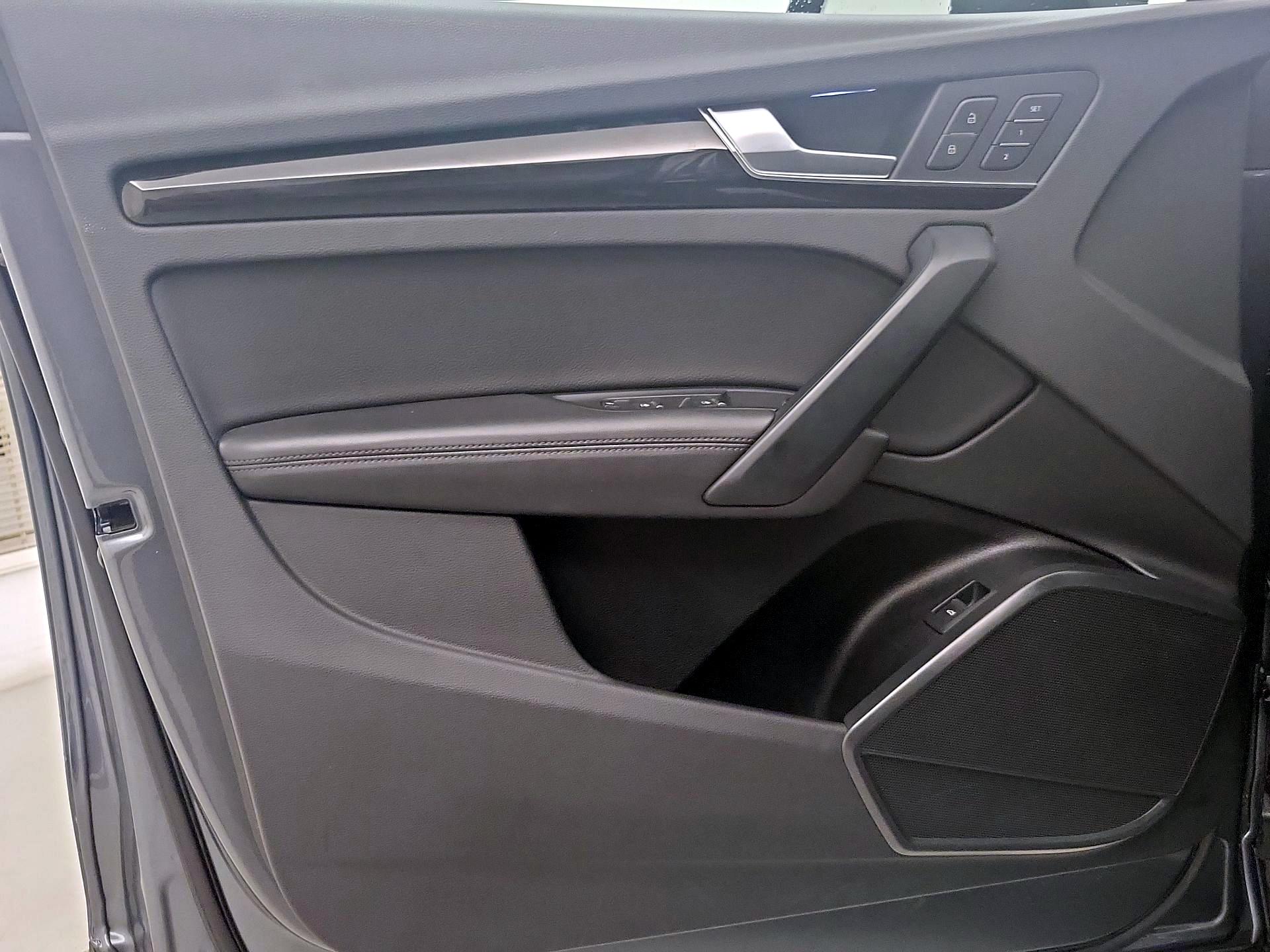 Thumbnail: 2020 Audi Q5 - 12