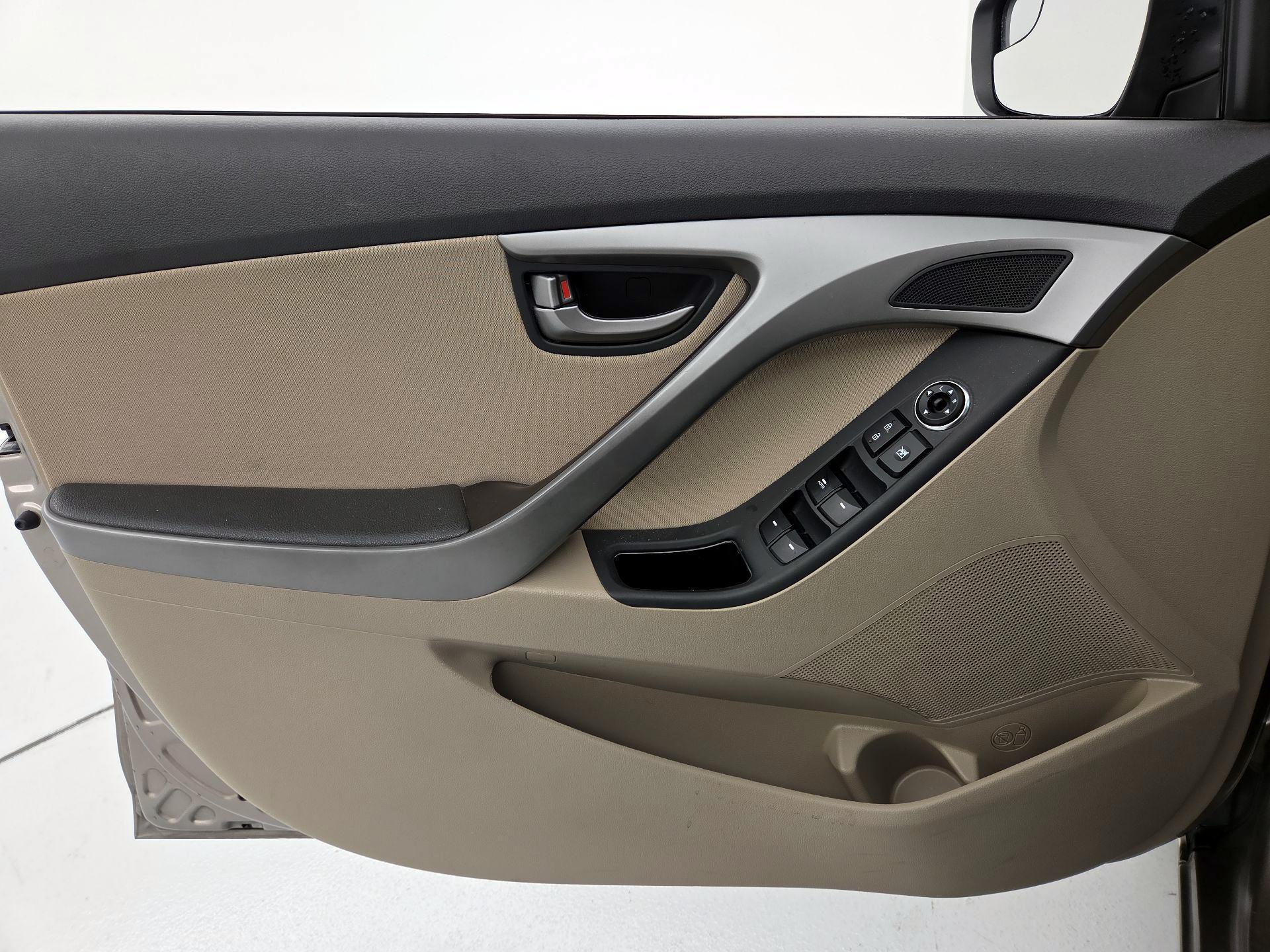 Thumbnail: 2016 Hyundai Elantra - 12
