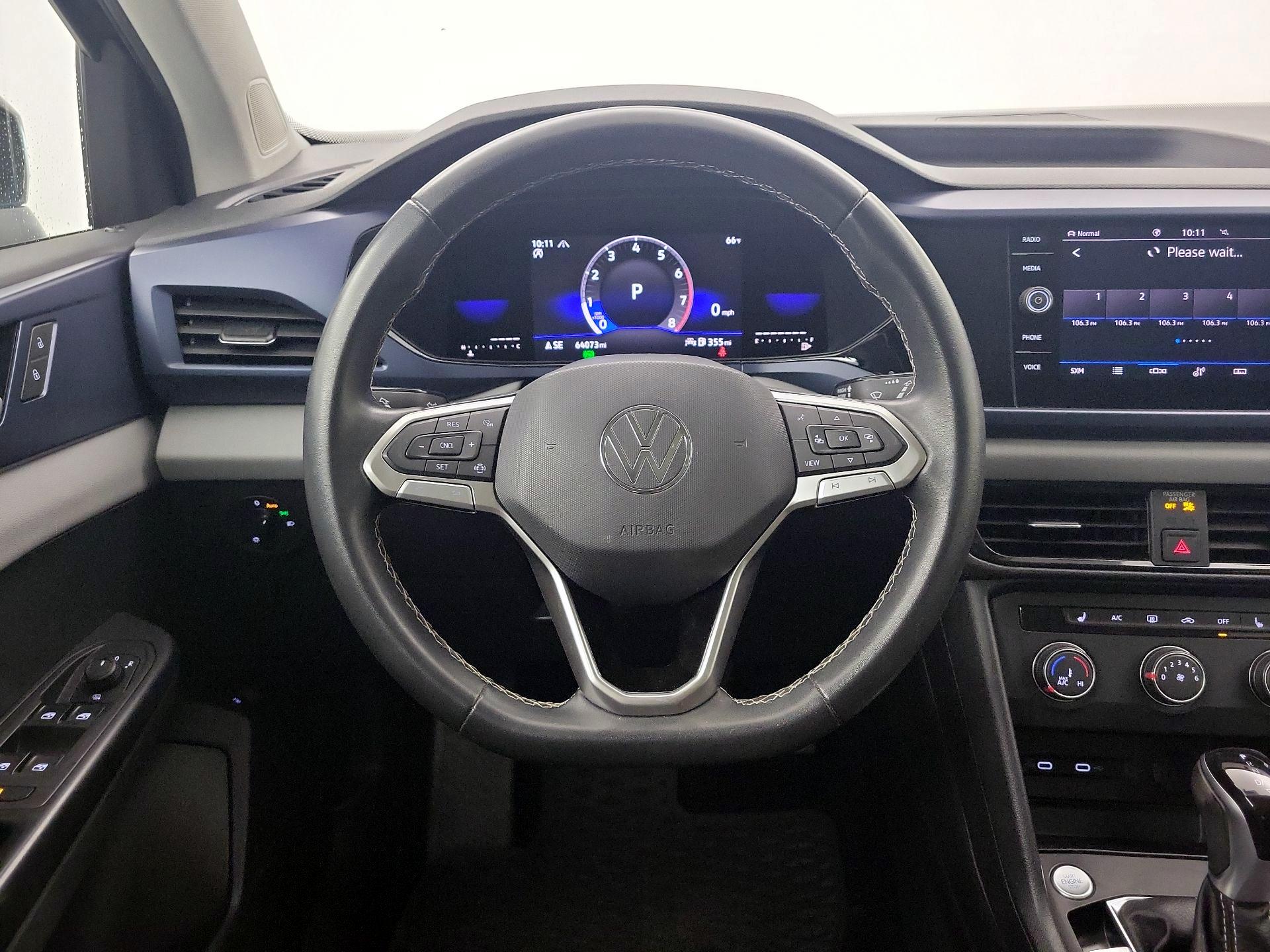 Thumbnail: 2022 Volkswagen Taos - 10