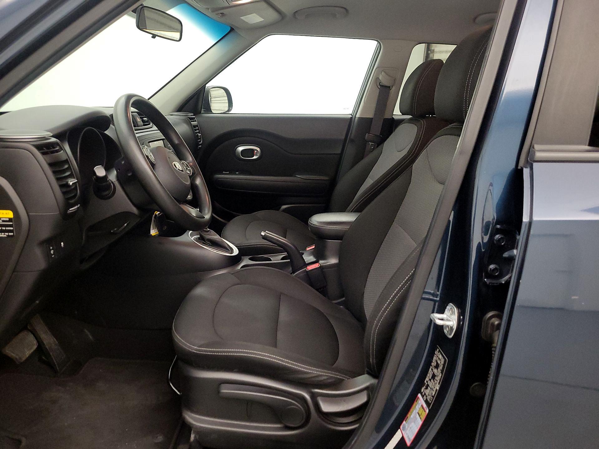 Thumbnail: 2017 Kia Soul - 11