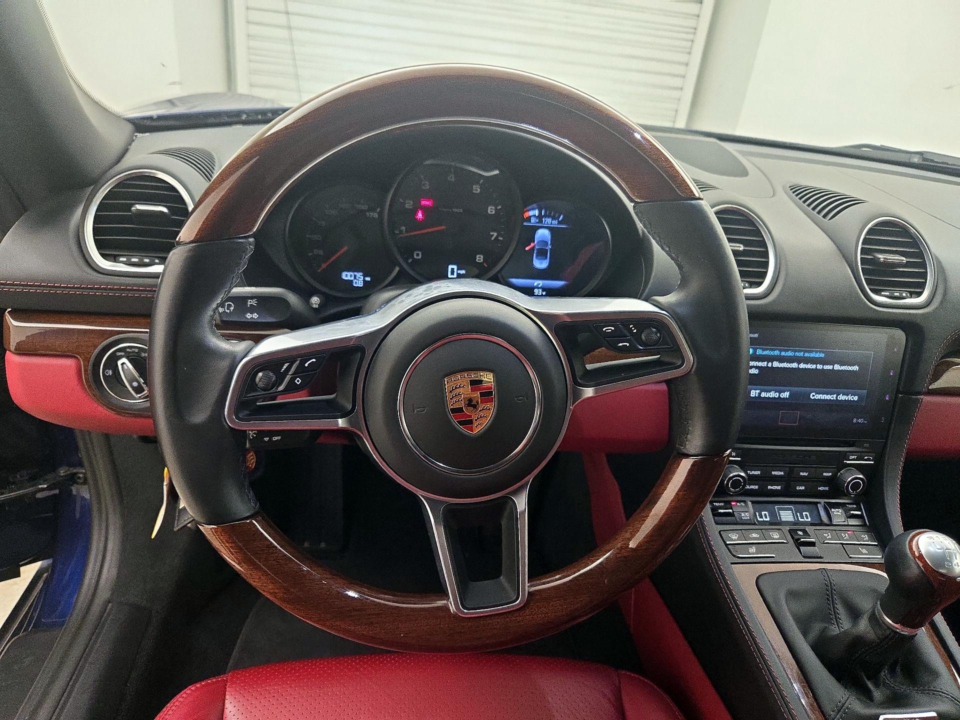 Thumbnail: 2022 Porsche 718 Boxster - 10