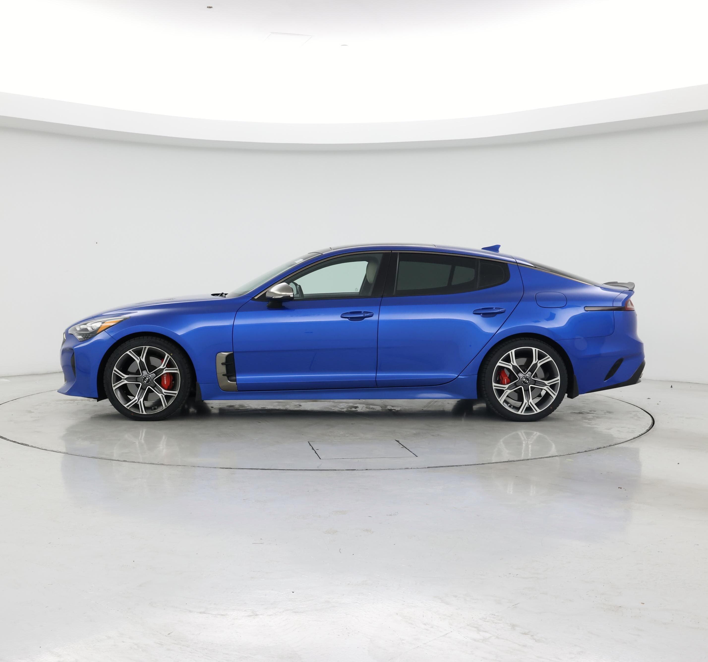 Thumbnail: 2018 Kia Stinger - 3
