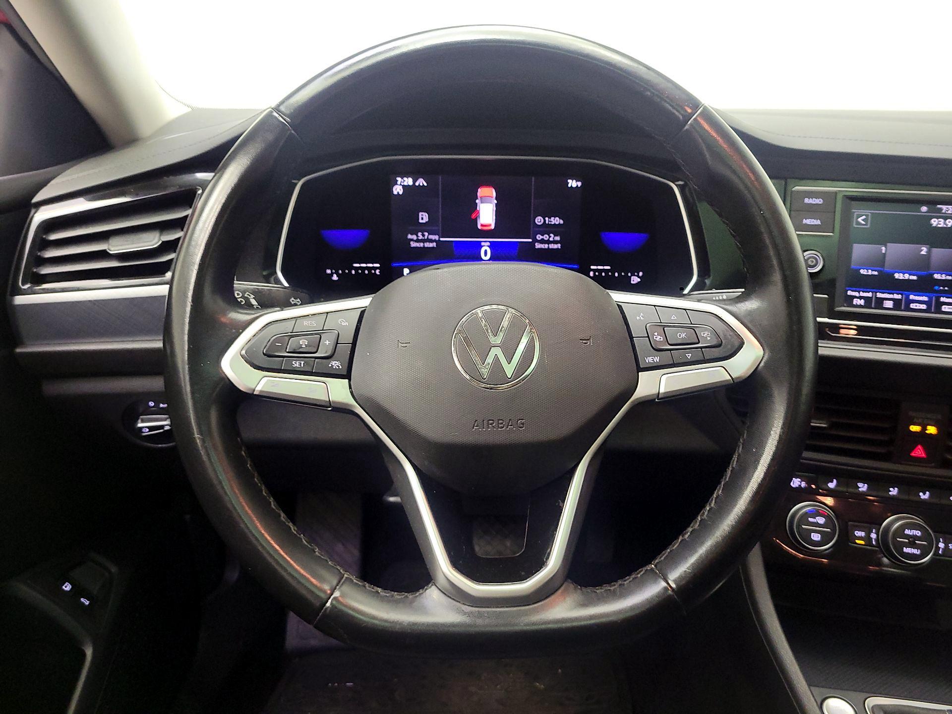Thumbnail: 2022 Volkswagen Jetta - 10