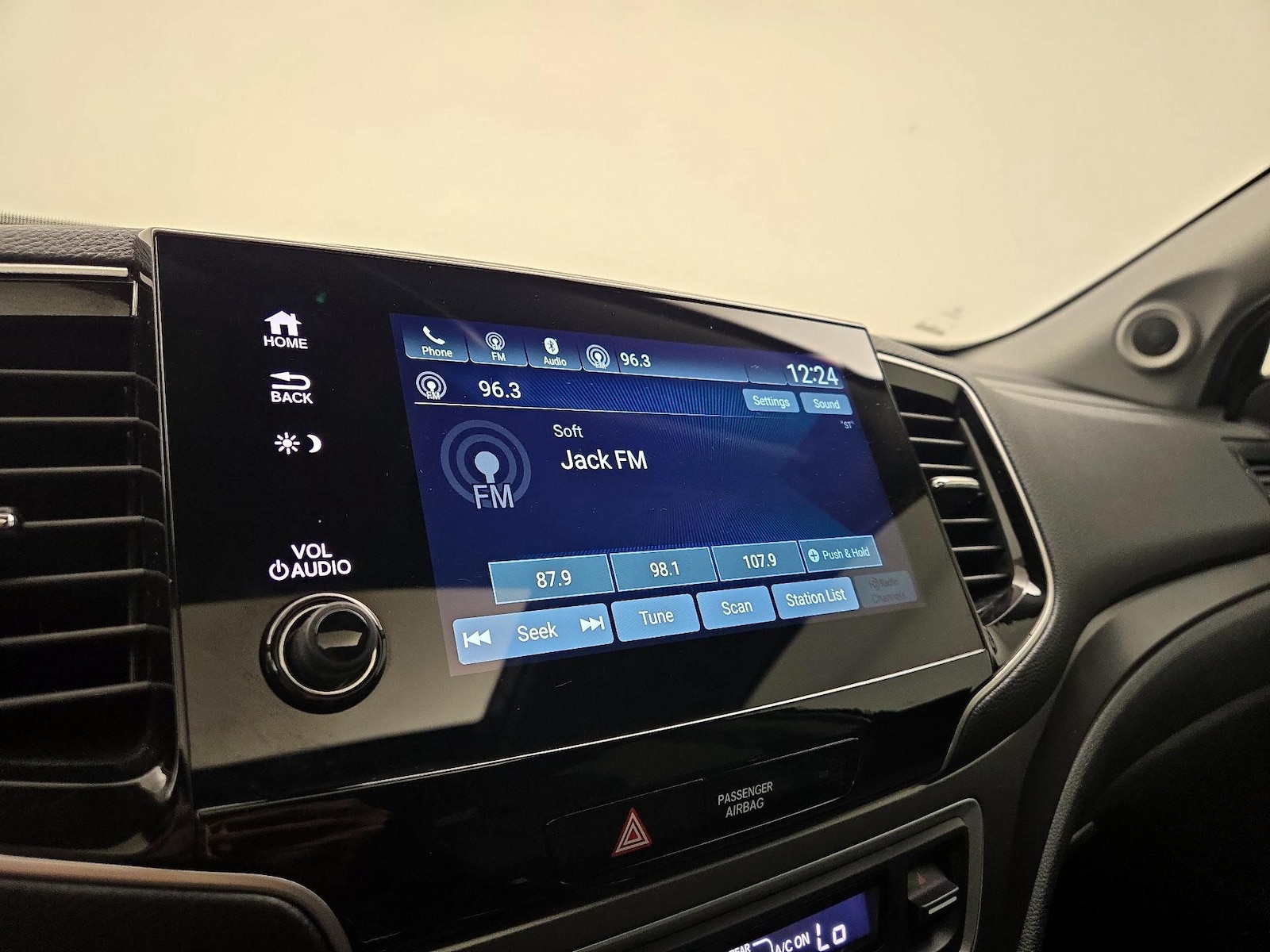 2022 Honda Pilot SE - Photo 16
