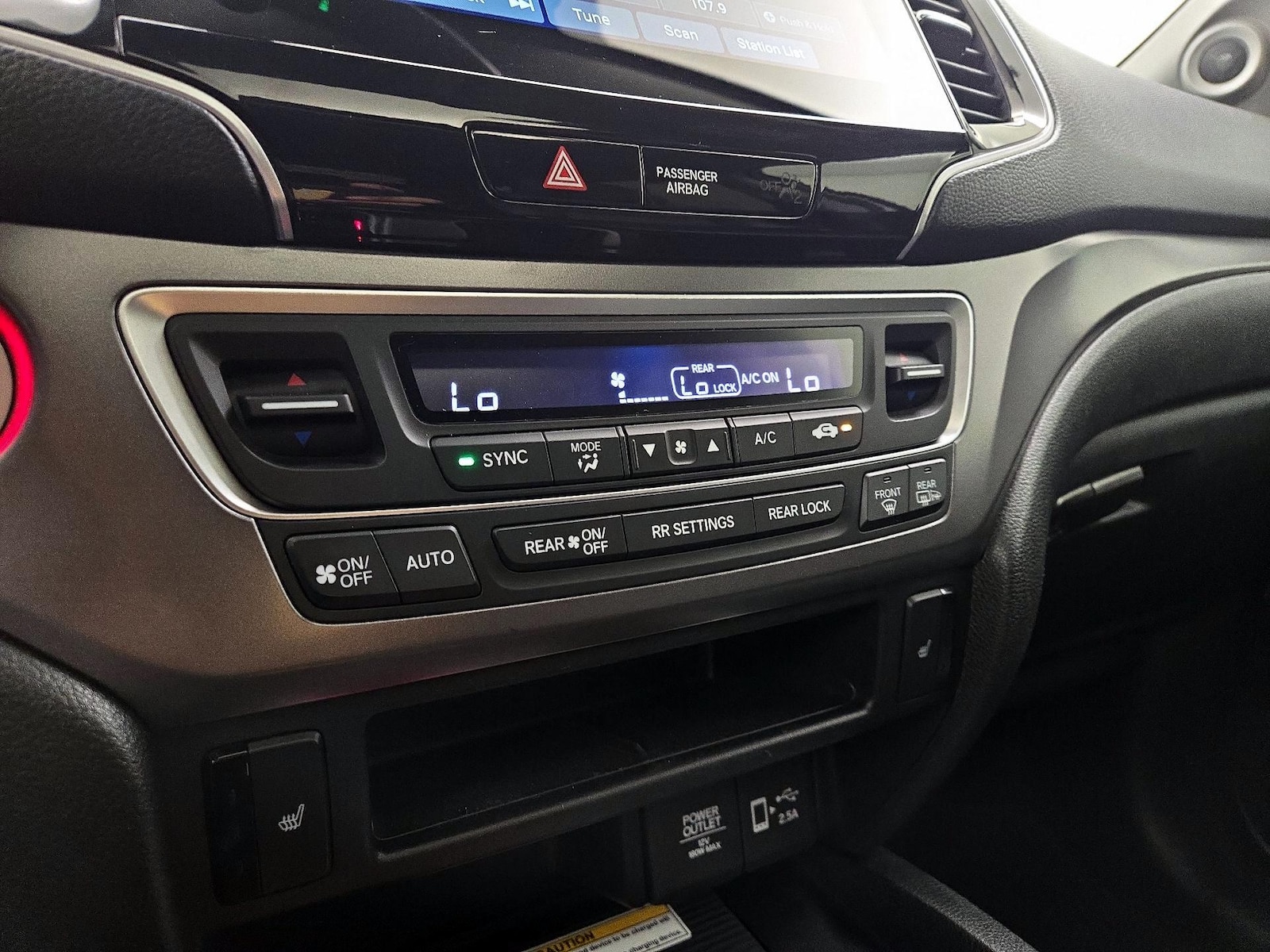 2022 Honda Pilot SE - Photo 17