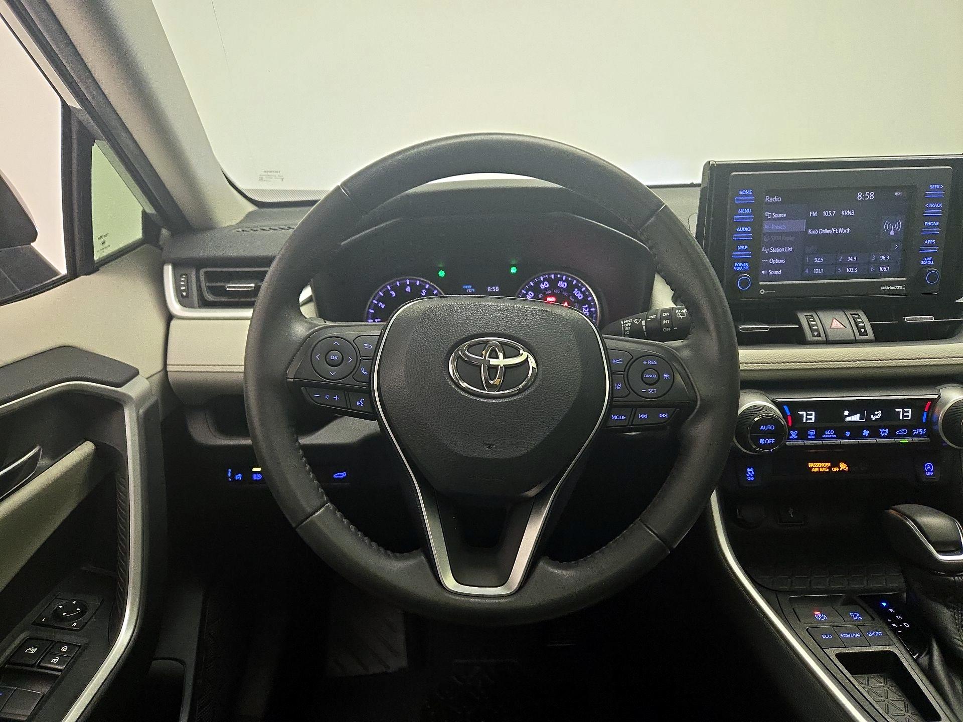 Thumbnail: 2020 Toyota RAV4 - 10