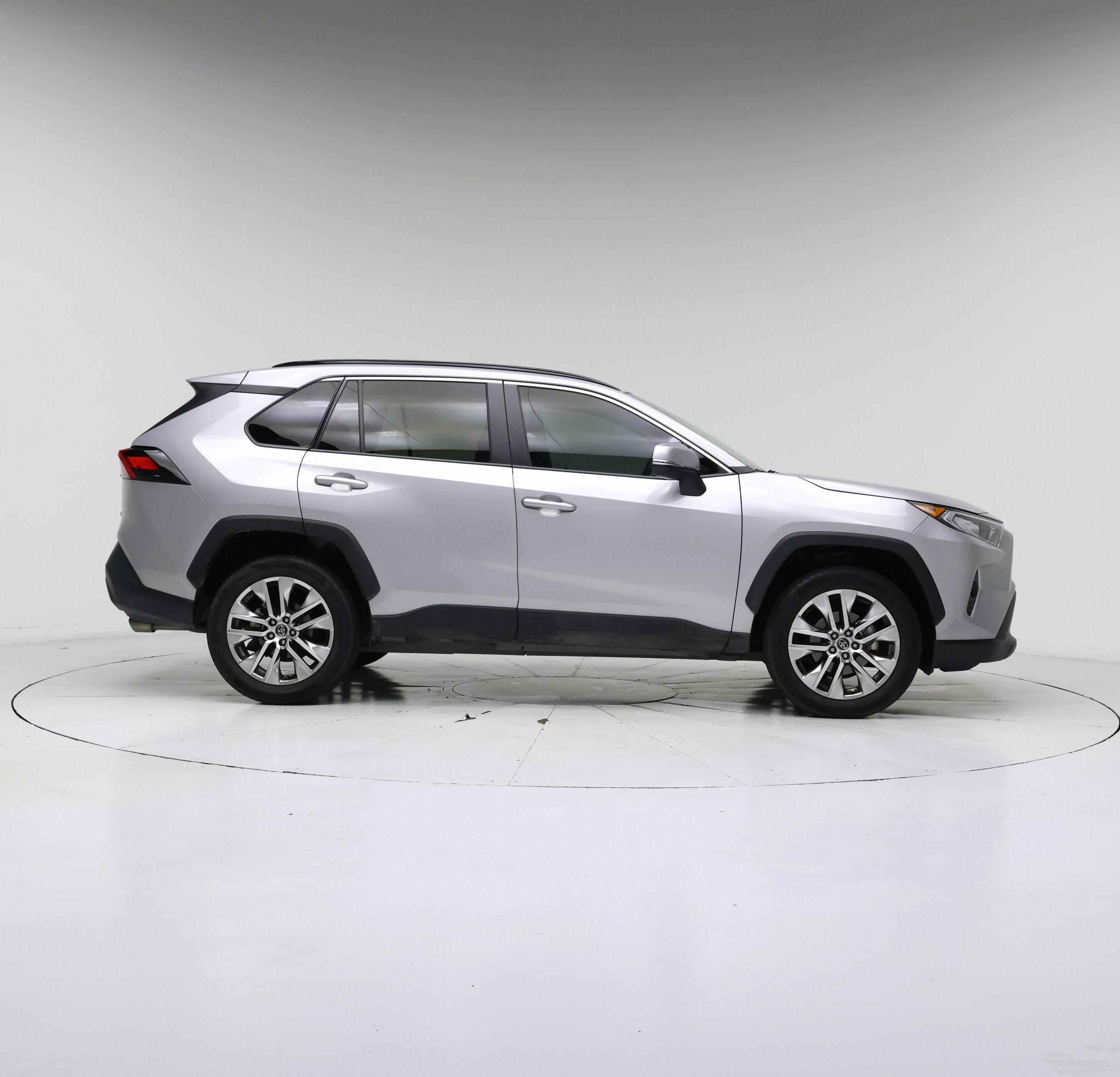 Thumbnail: 2020 Toyota RAV4 - 7