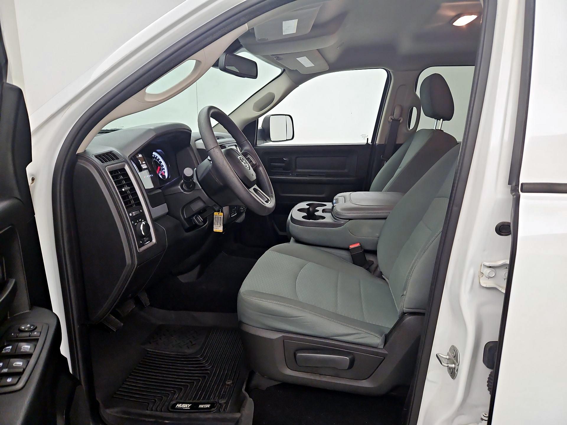 Thumbnail: 2019 RAM 1500 Classic - 11