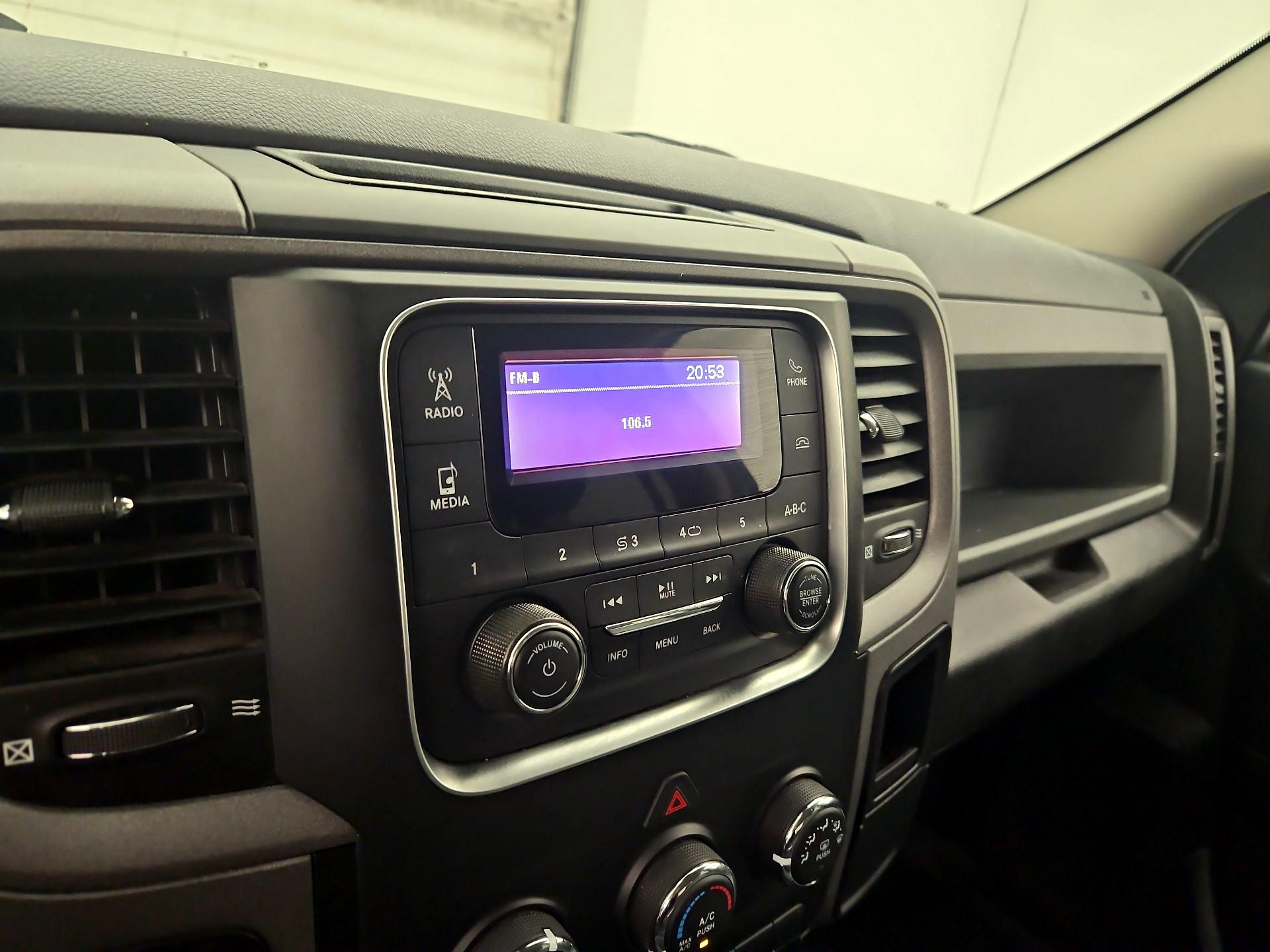 Thumbnail: 2019 RAM 1500 Classic - 15