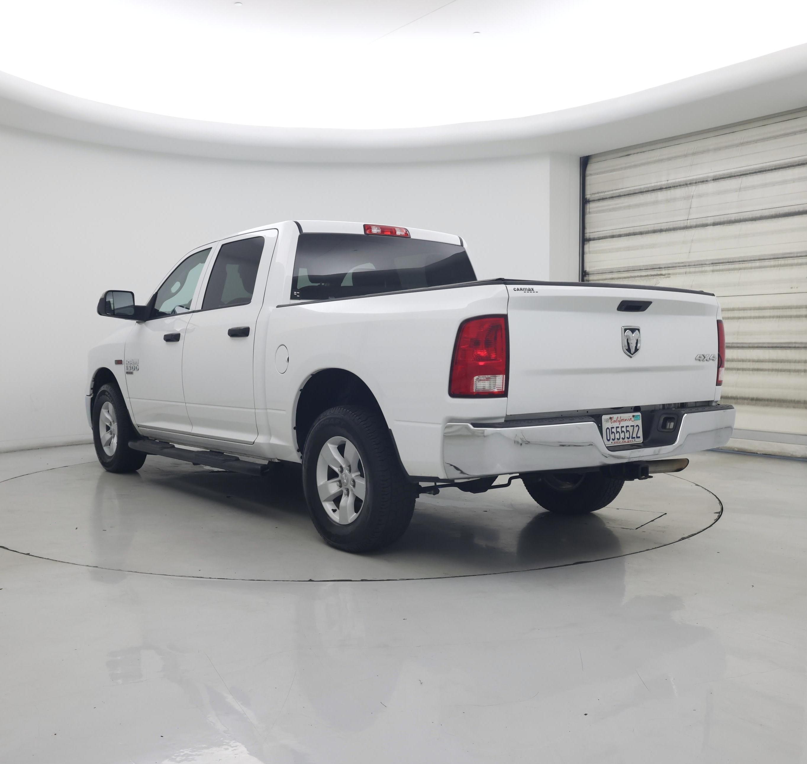 Thumbnail: 2019 RAM 1500 Classic - 2
