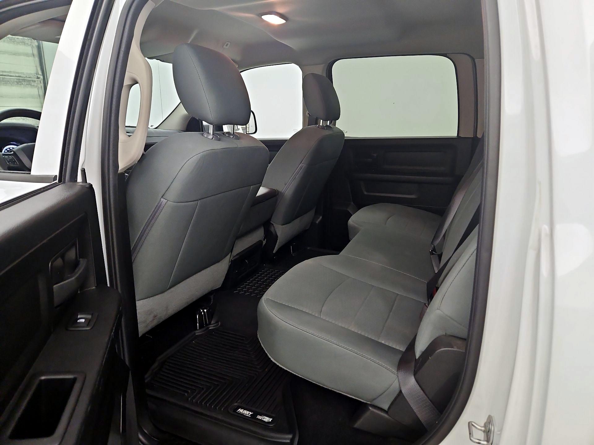 Thumbnail: 2019 RAM 1500 Classic - 19