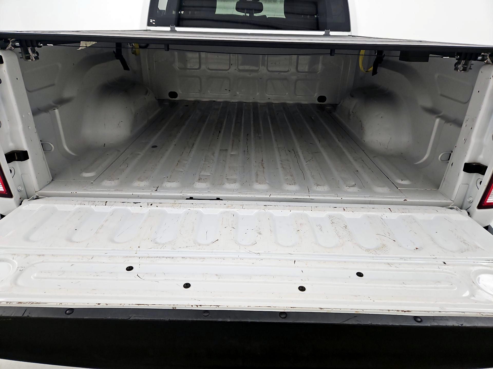 Thumbnail: 2019 RAM 1500 Classic - 20