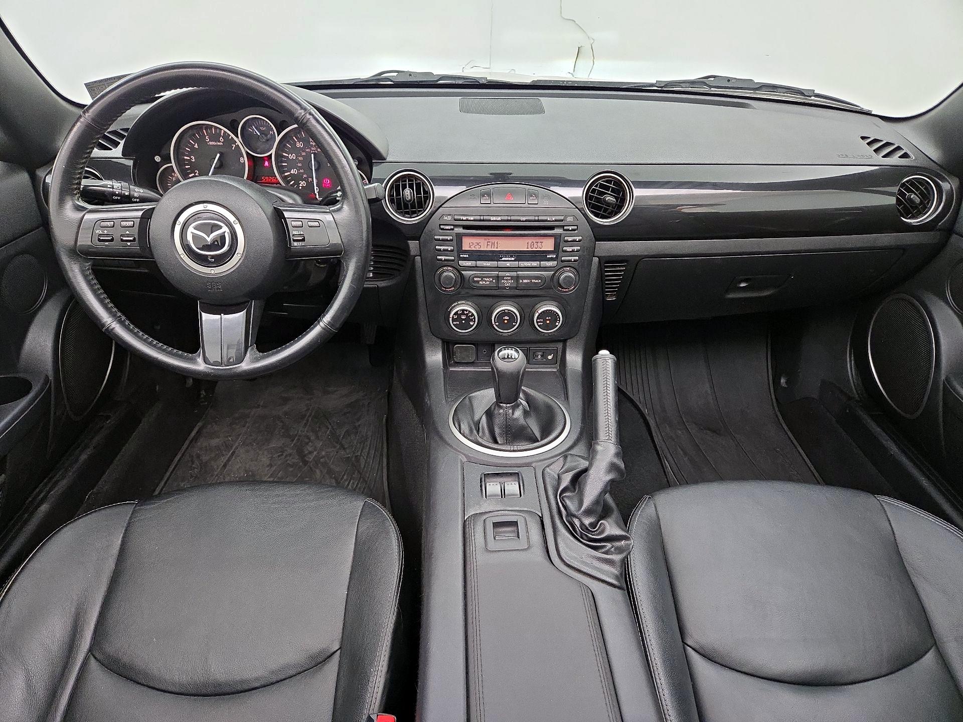 Thumbnail: 2015 Mazda MX-5 Miata - 9