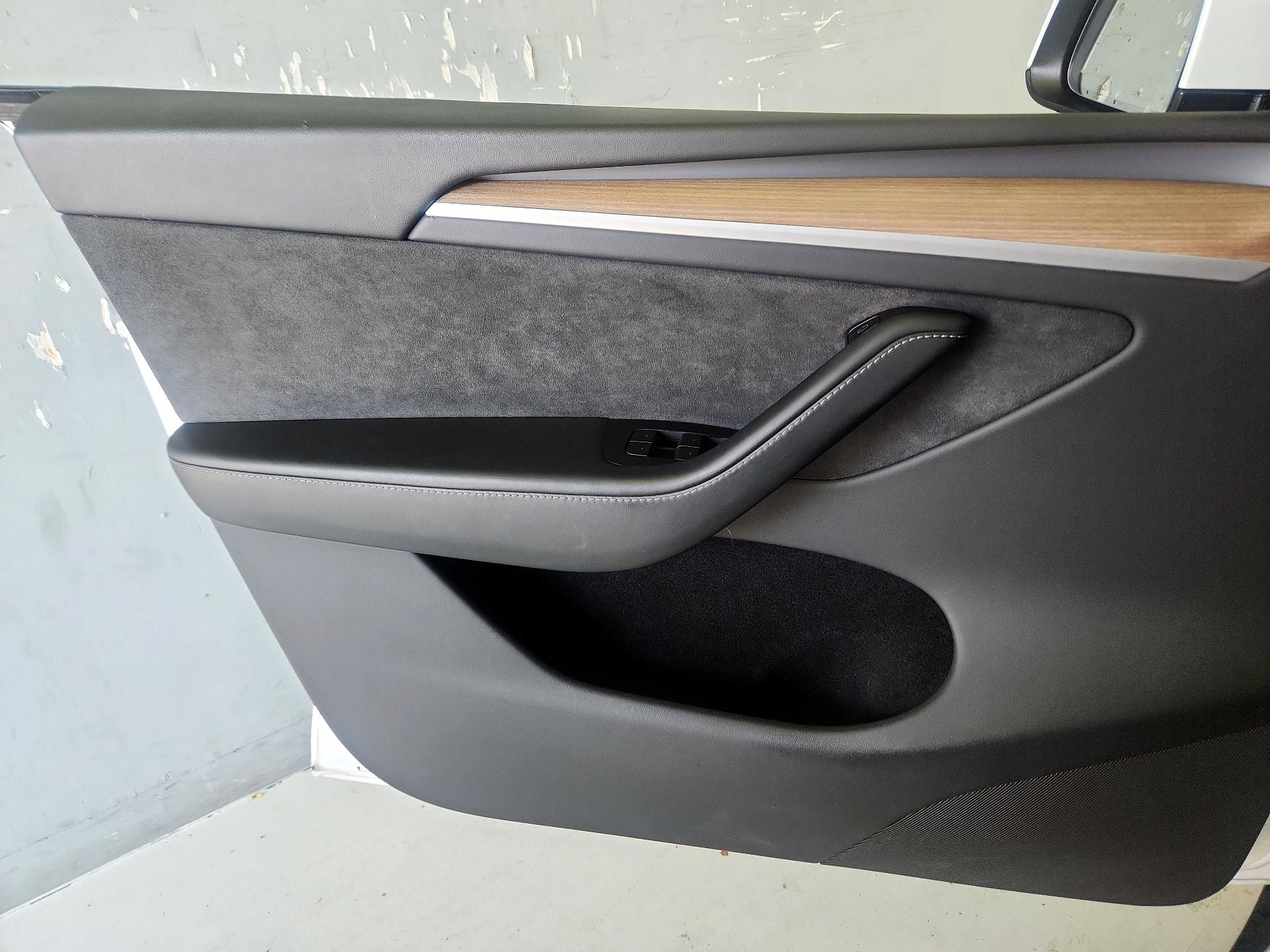 Thumbnail: 2023 Tesla Model Y - 12