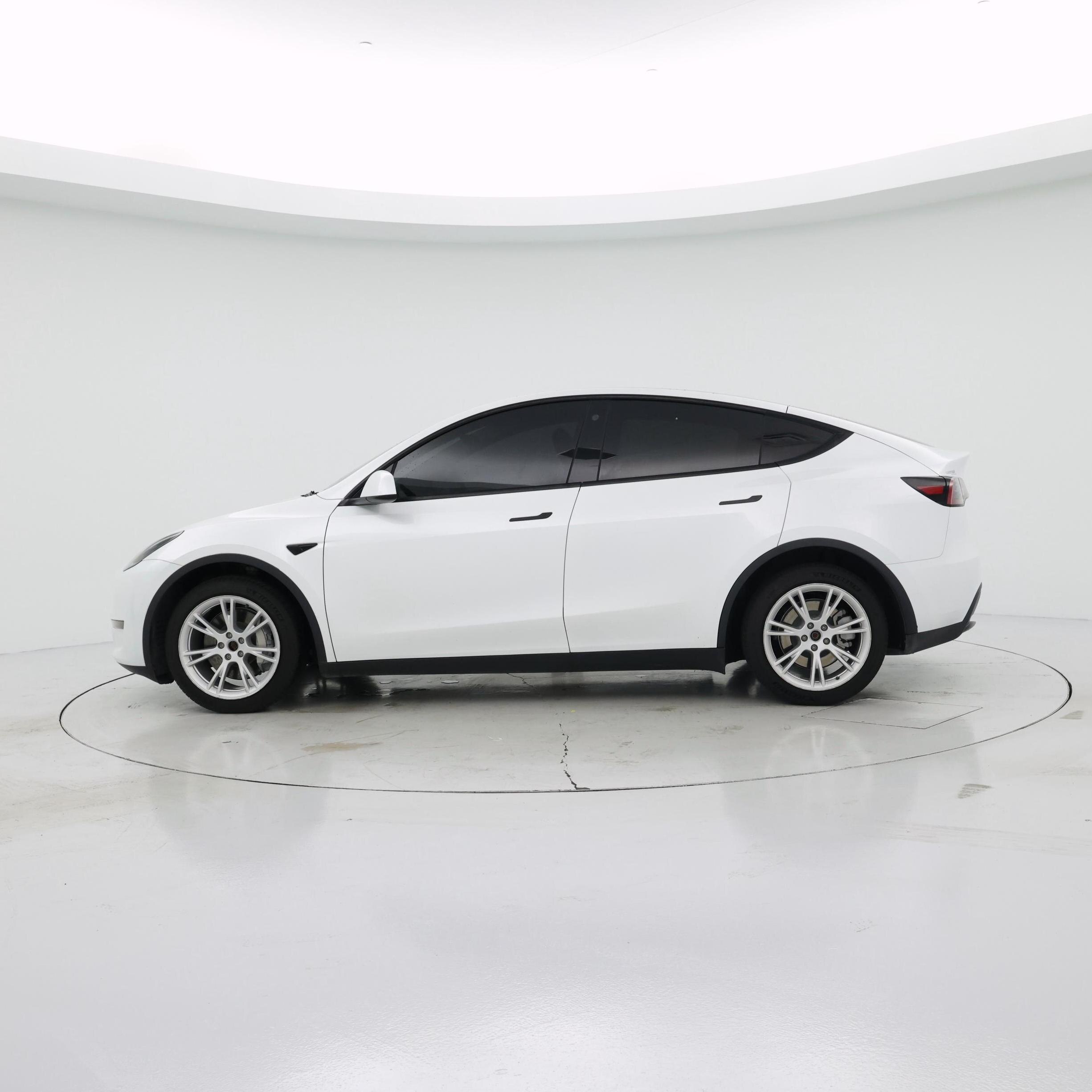 Thumbnail: 2023 Tesla Model Y - 3