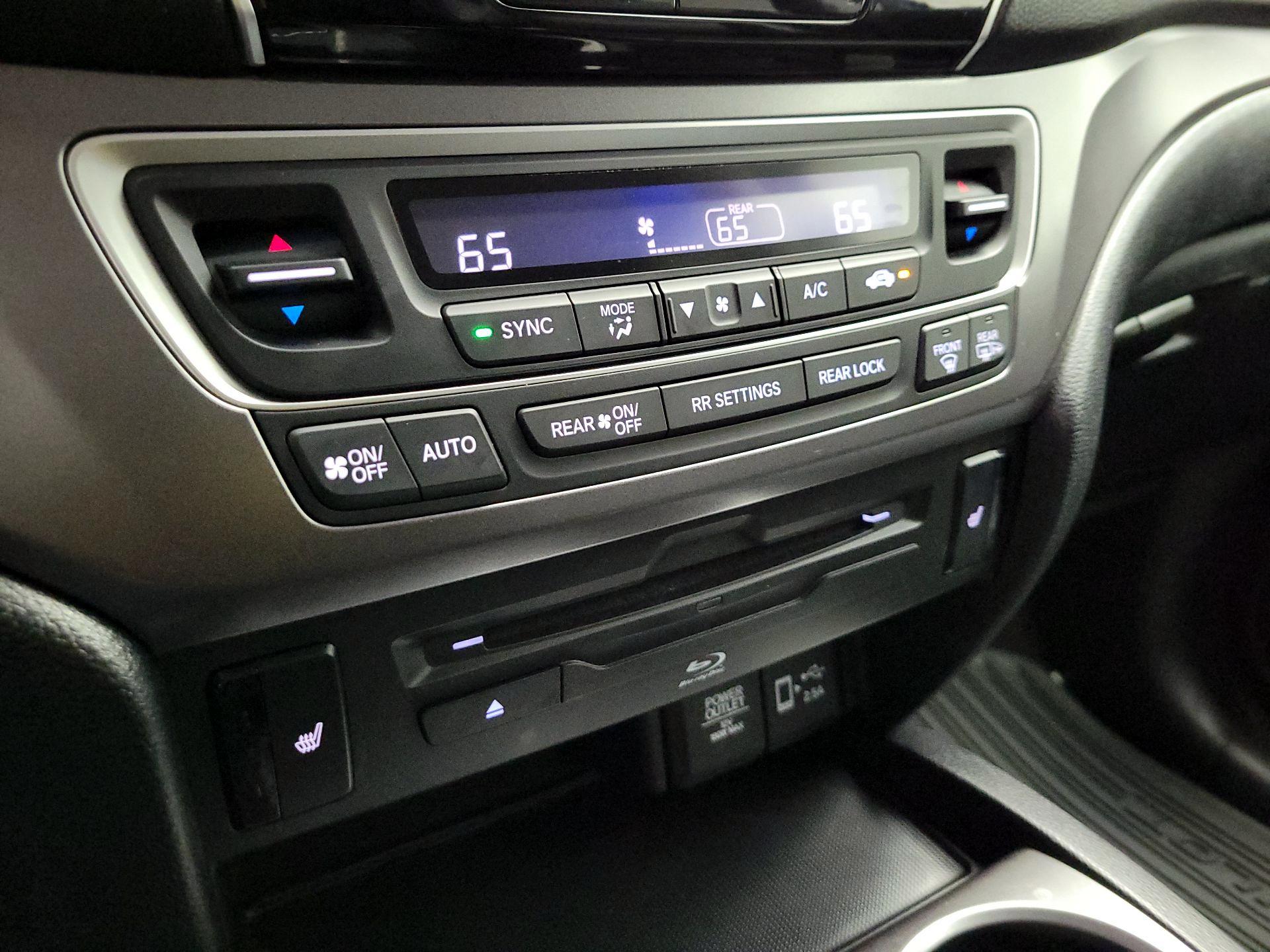 Thumbnail: 2019 Honda Pilot - 17