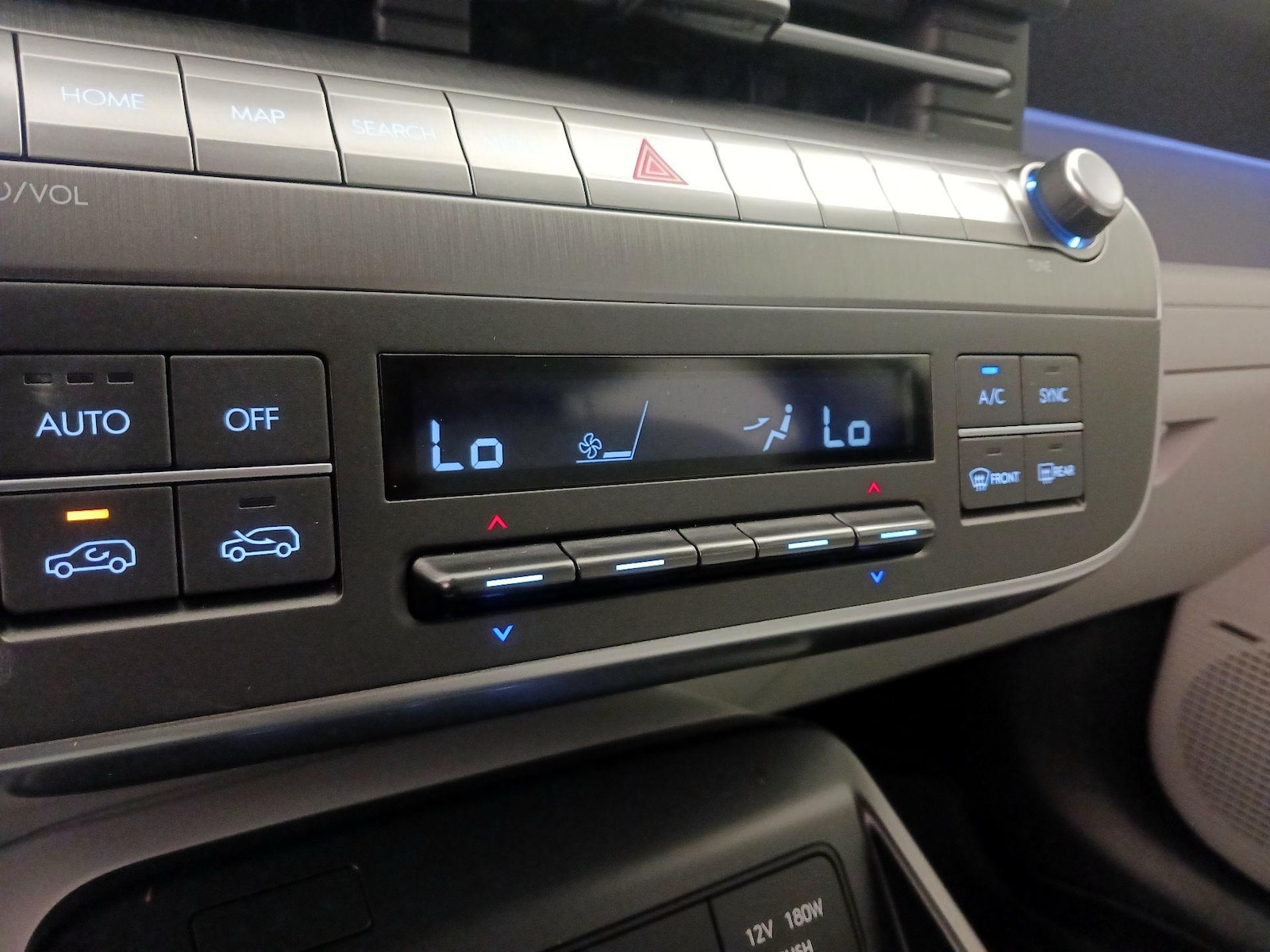 2024 Hyundai Kona Limited - Photo 18
