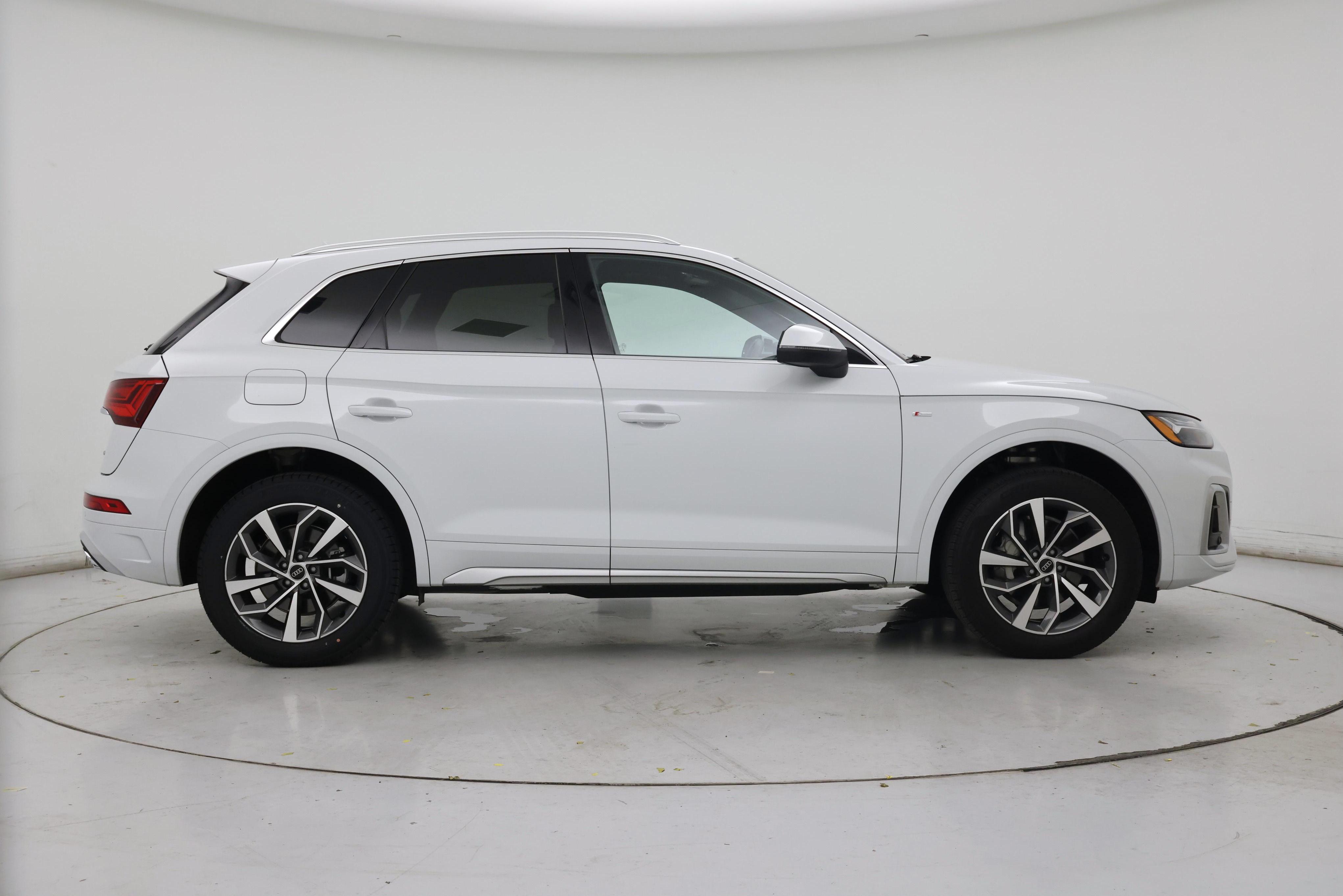 Thumbnail: 2024 Audi Q5 - 7