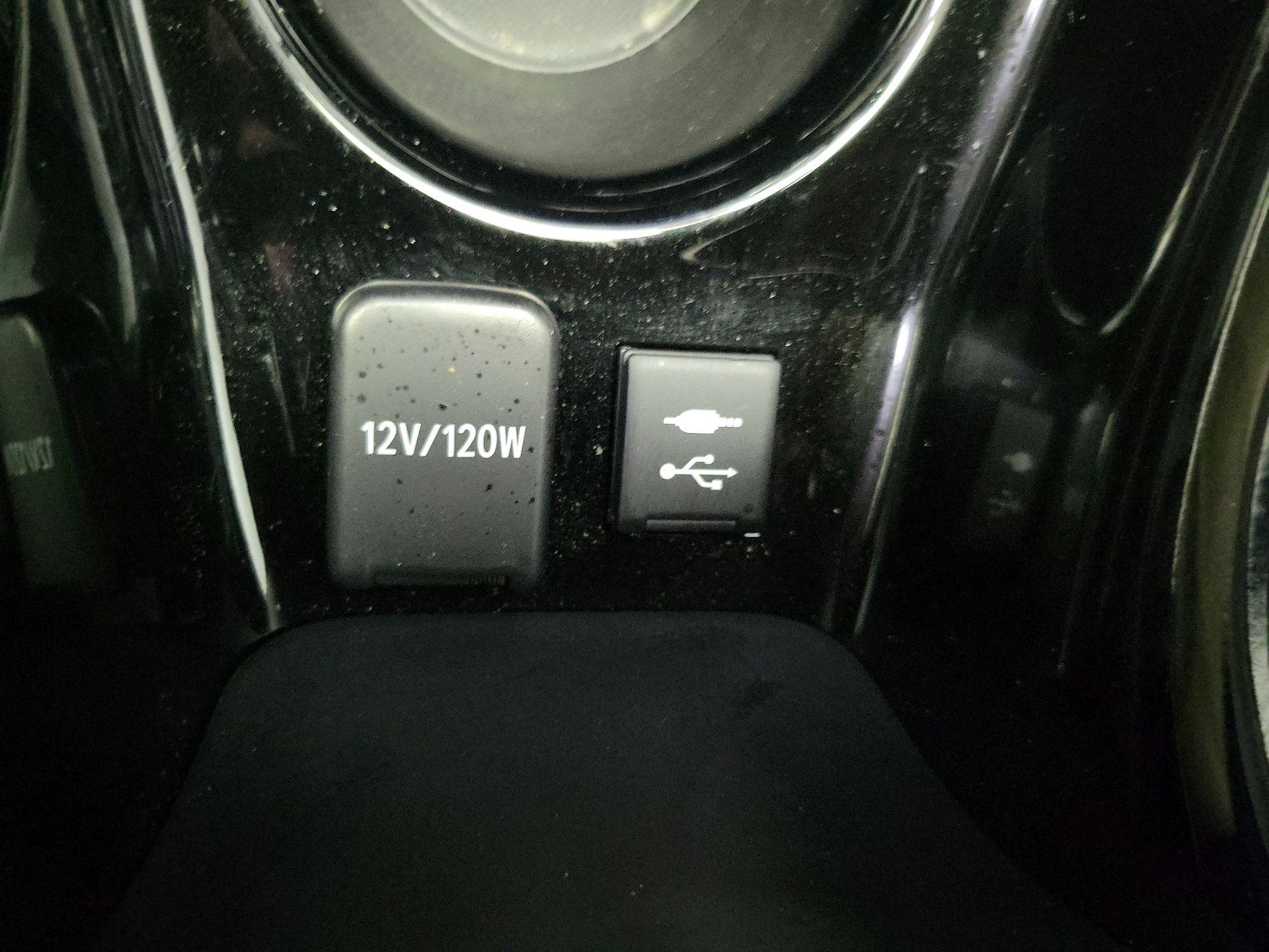 Thumbnail: 2019 Toyota Prius - 19