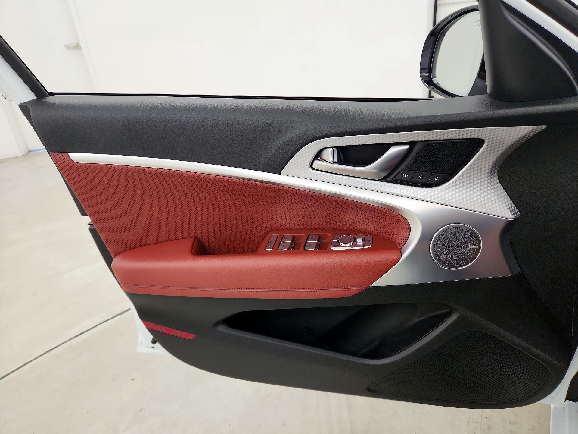 Thumbnail: 2023 Genesis G70 - 12