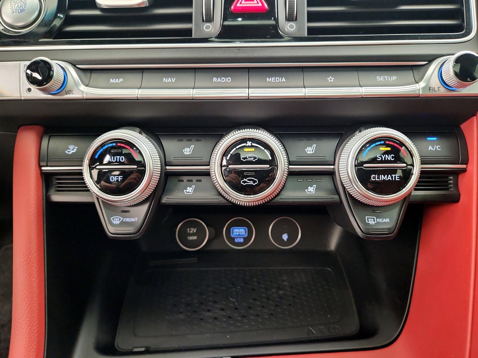 2023 GENESIS G70 Standard - Photo 18