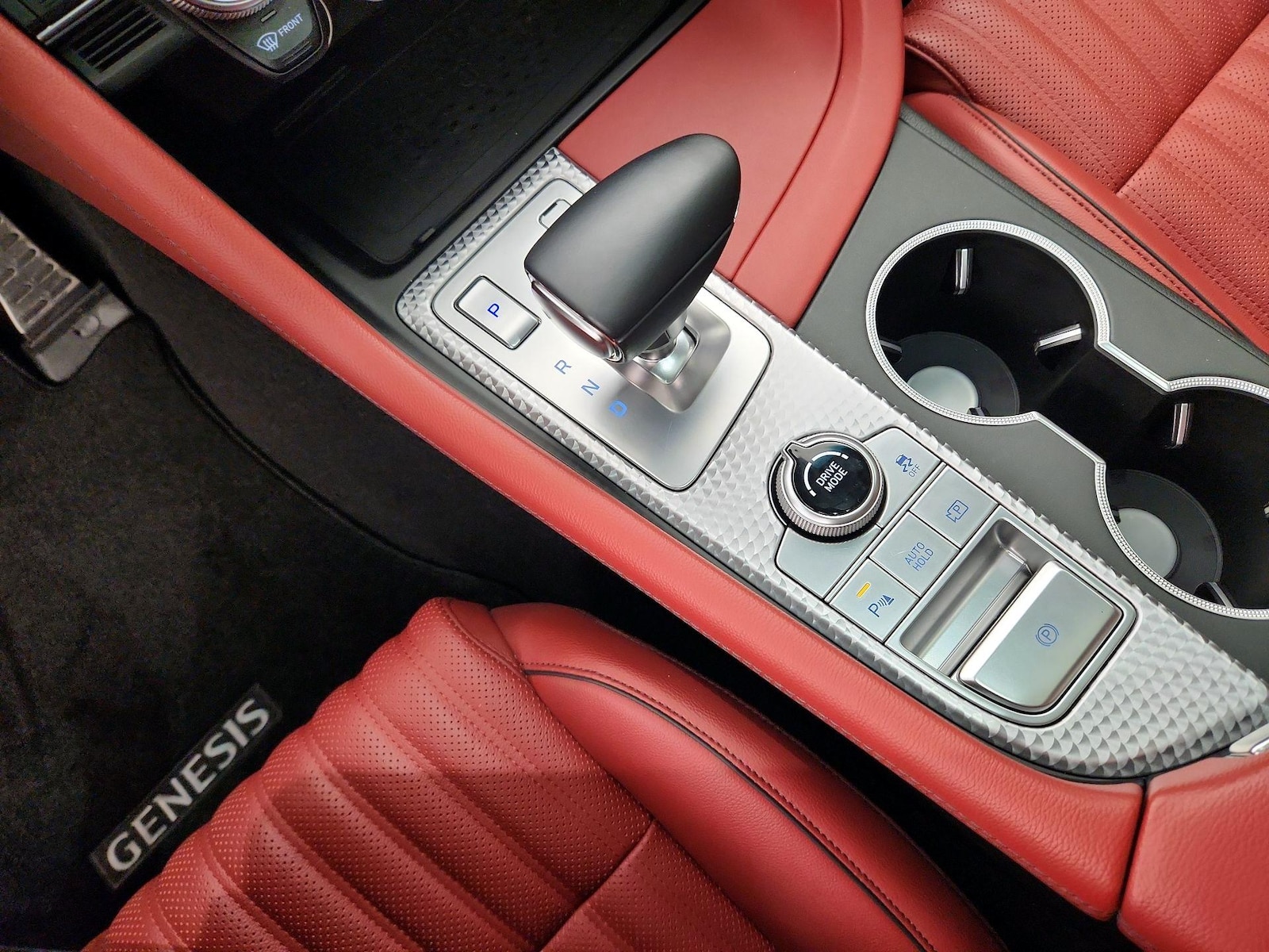 2023 GENESIS G70 Standard - Photo 19