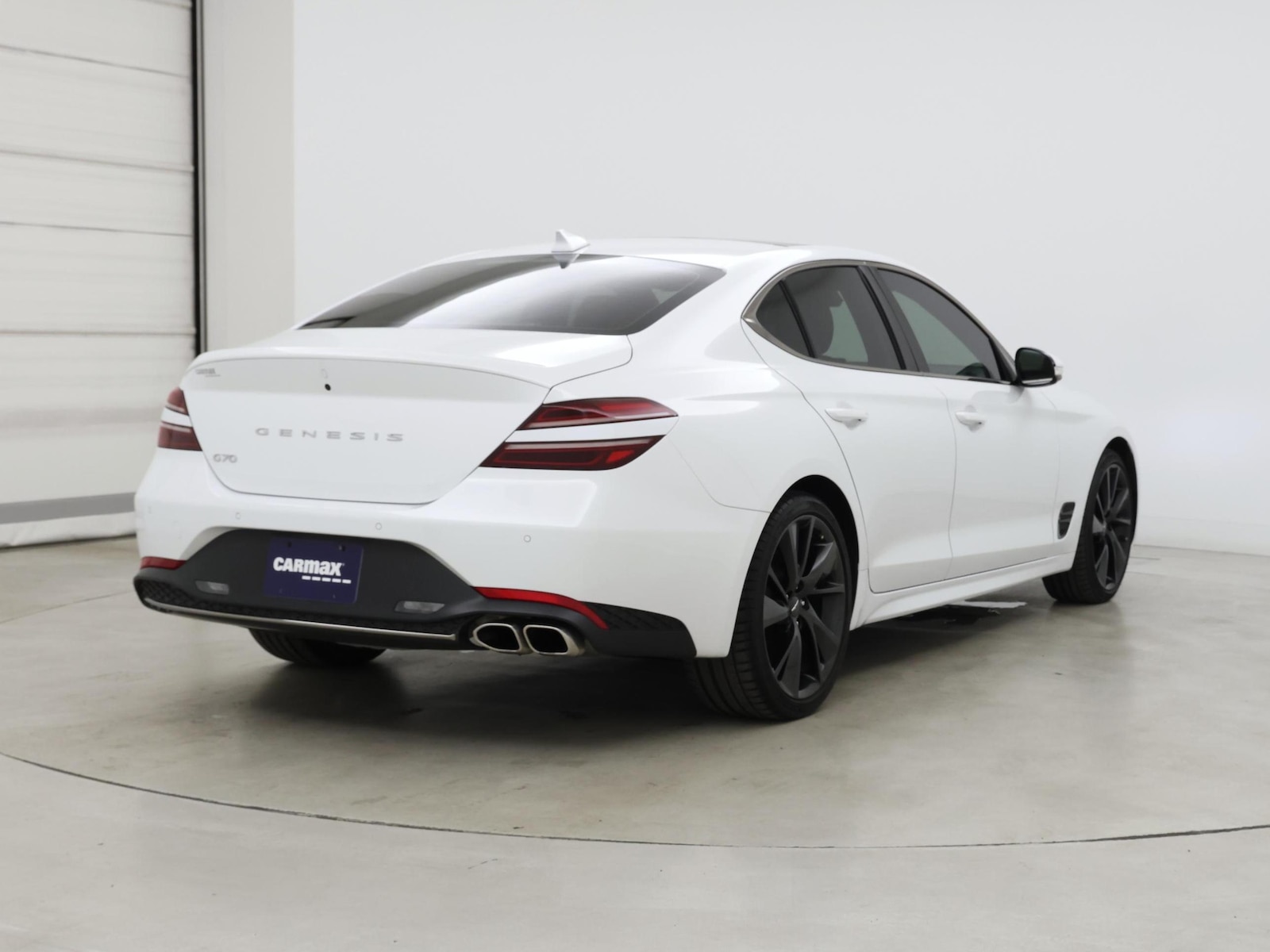 2023 GENESIS G70 Standard - Photo 9