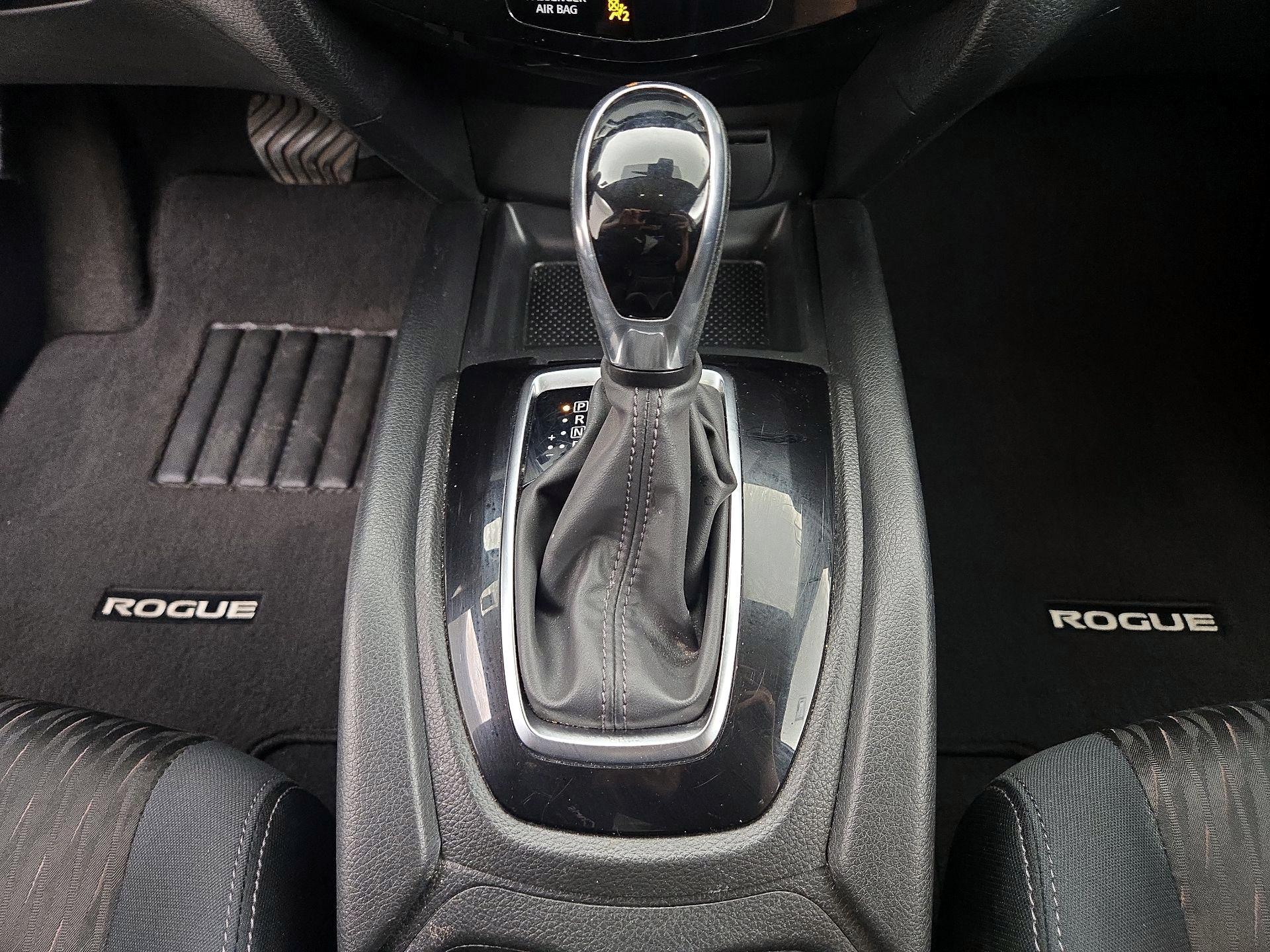 Thumbnail: 2019 Nissan Rogue - 17