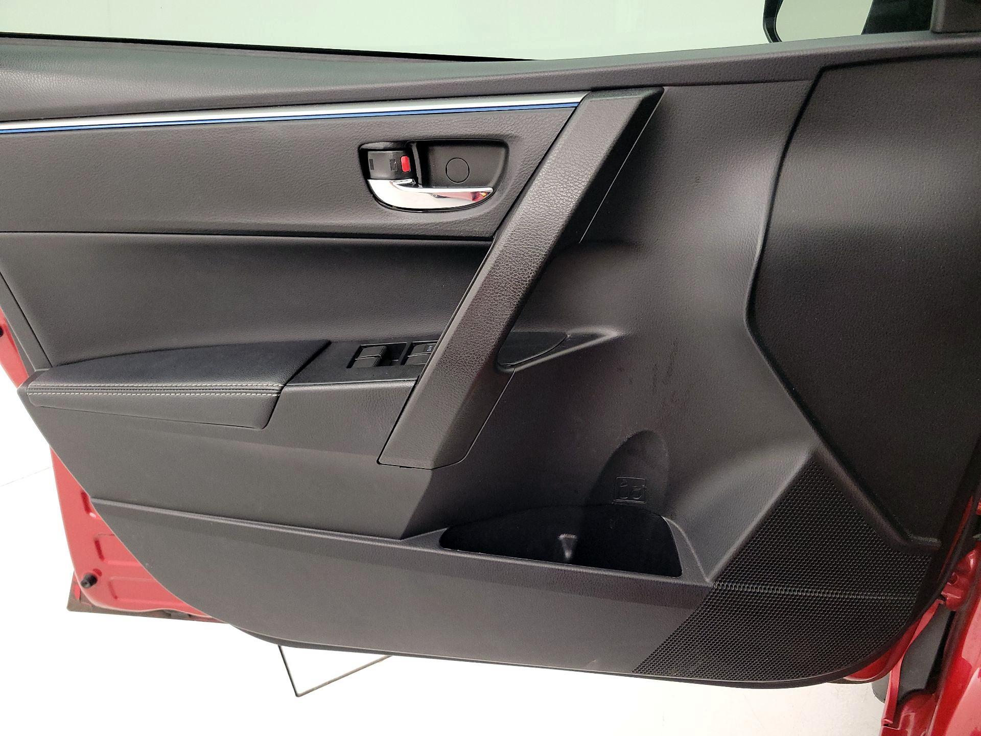 Thumbnail: 2016 Toyota Corolla - 12