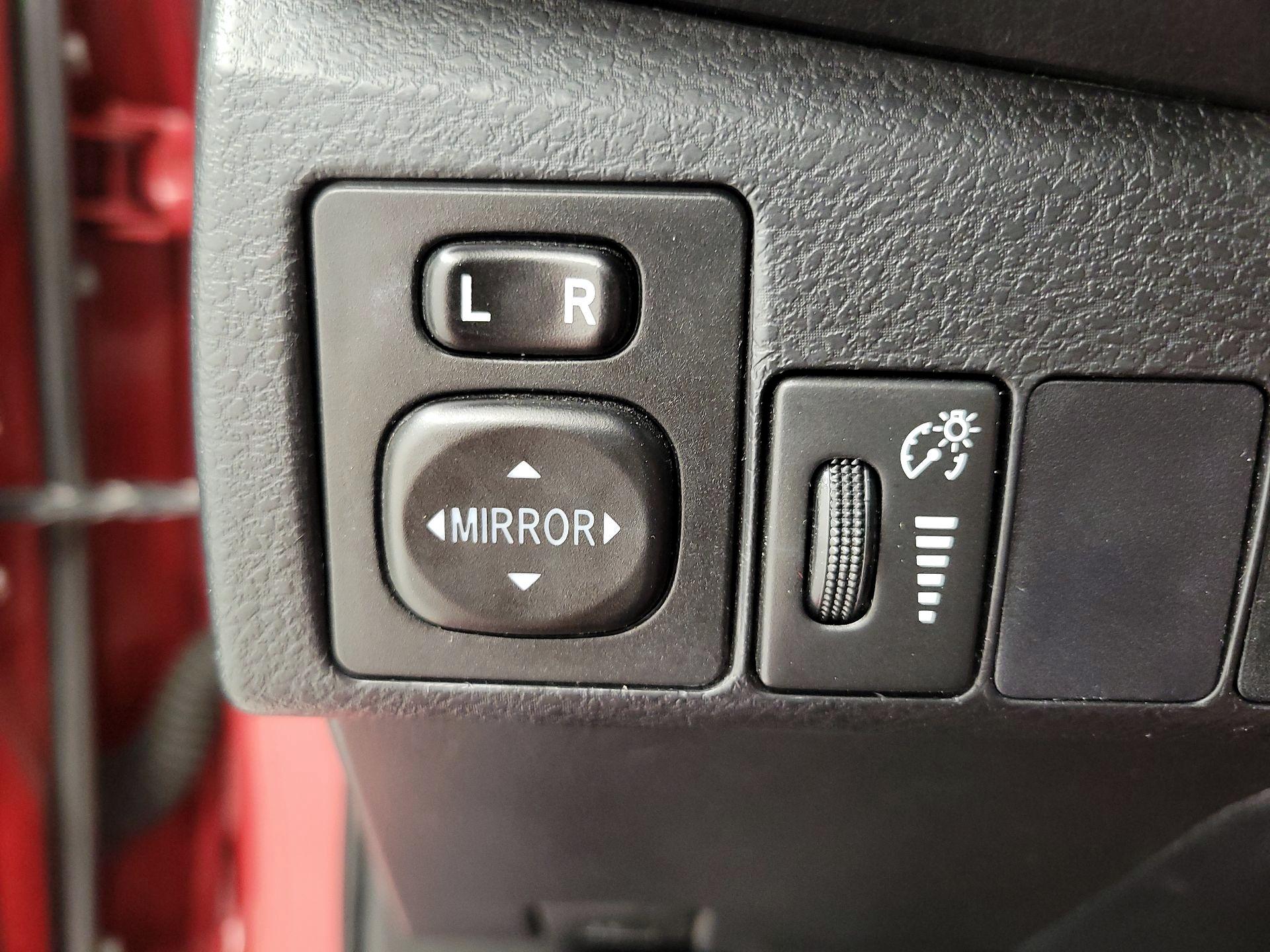 Thumbnail: 2016 Toyota Corolla - 13