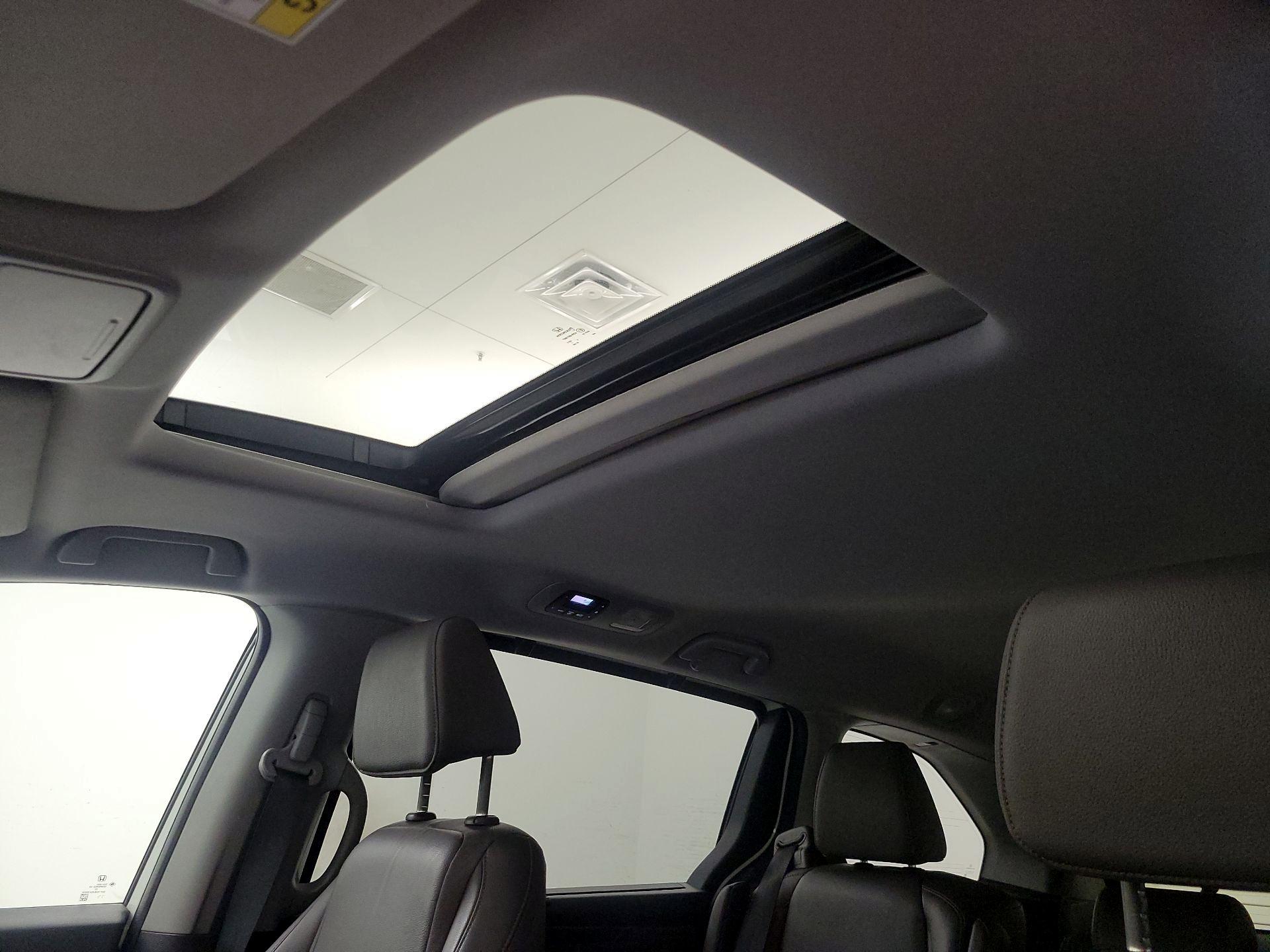 Thumbnail: 2019 Honda Odyssey - 18