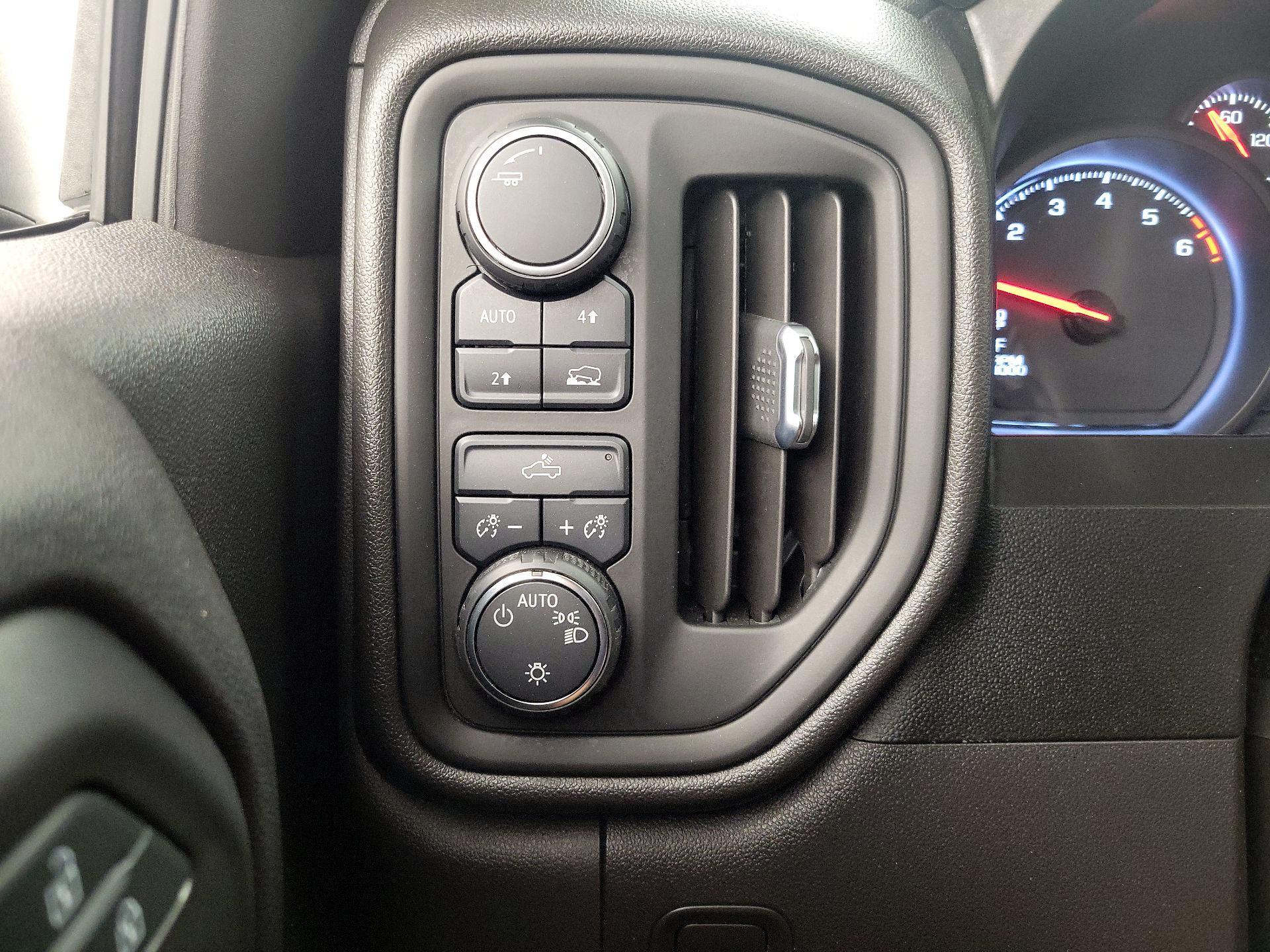 Thumbnail: 2021 Chevrolet Silverado 1500 - 13