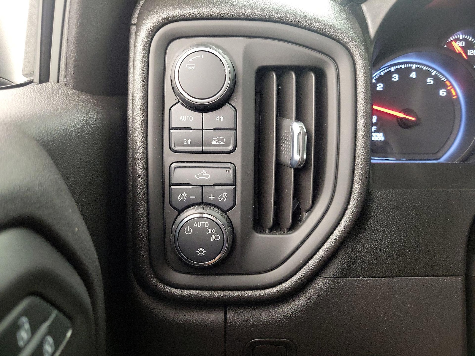 2021 Chevrolet Silverado 1500 Custom - Photo 14