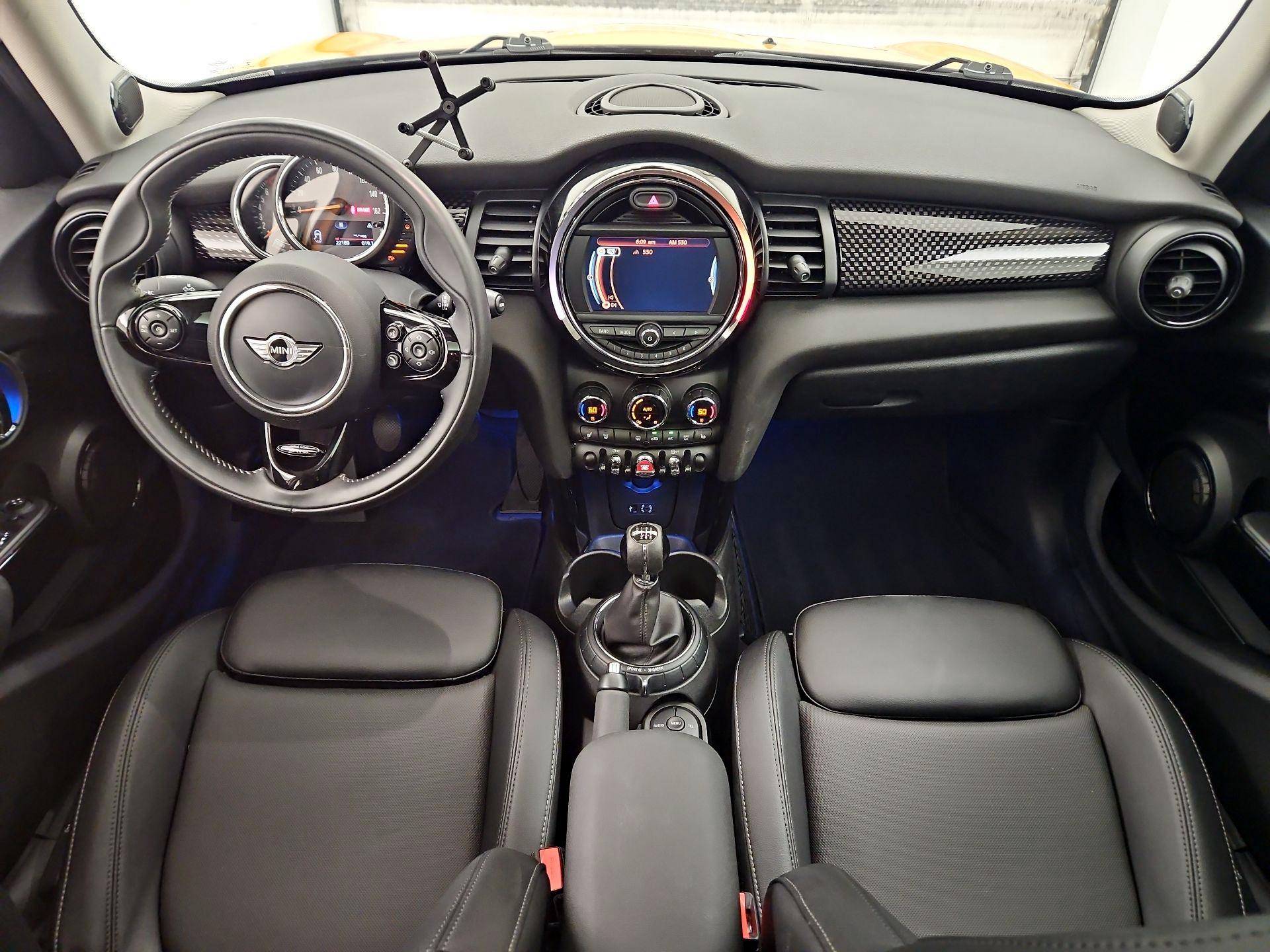 Thumbnail: 2017 MINI Cooper Hardtop - 9