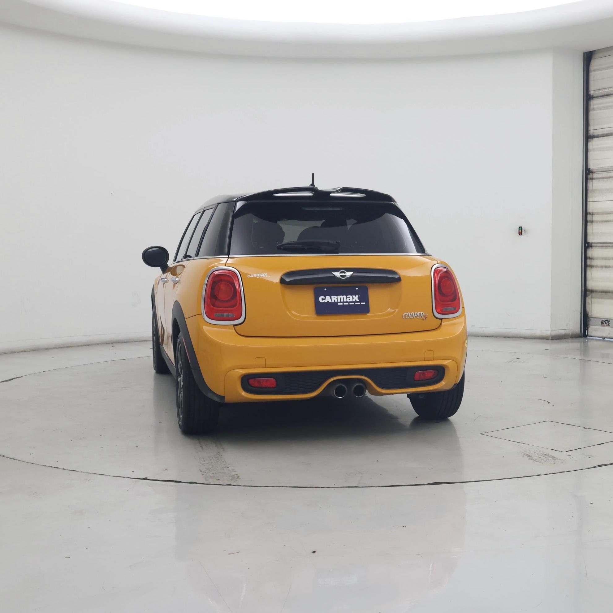 Thumbnail: 2017 MINI Cooper Hardtop - 6