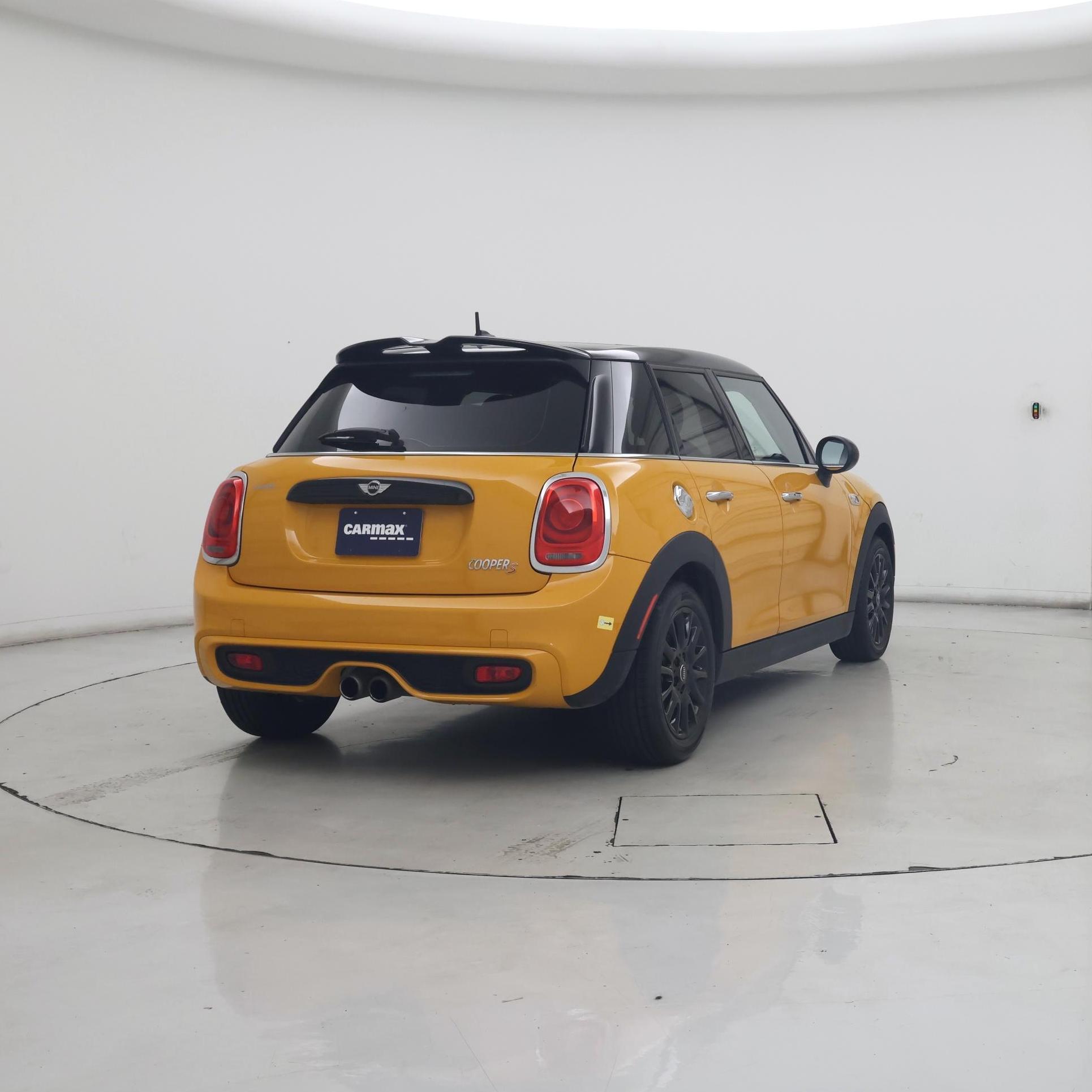 Thumbnail: 2017 MINI Cooper Hardtop - 8