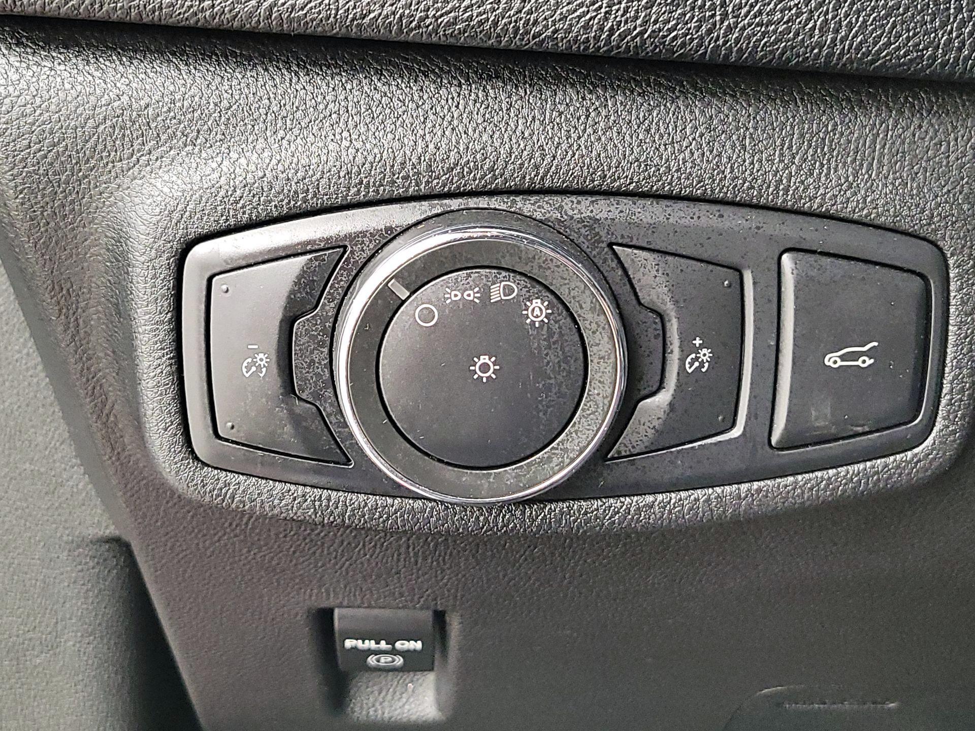 Thumbnail: 2017 Lincoln MKC - 13