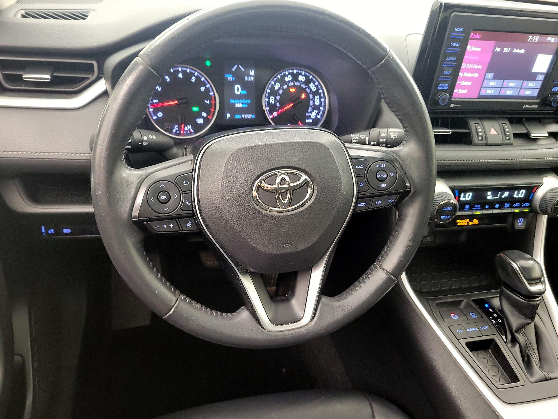 Thumbnail: 2021 Toyota RAV4 - 10
