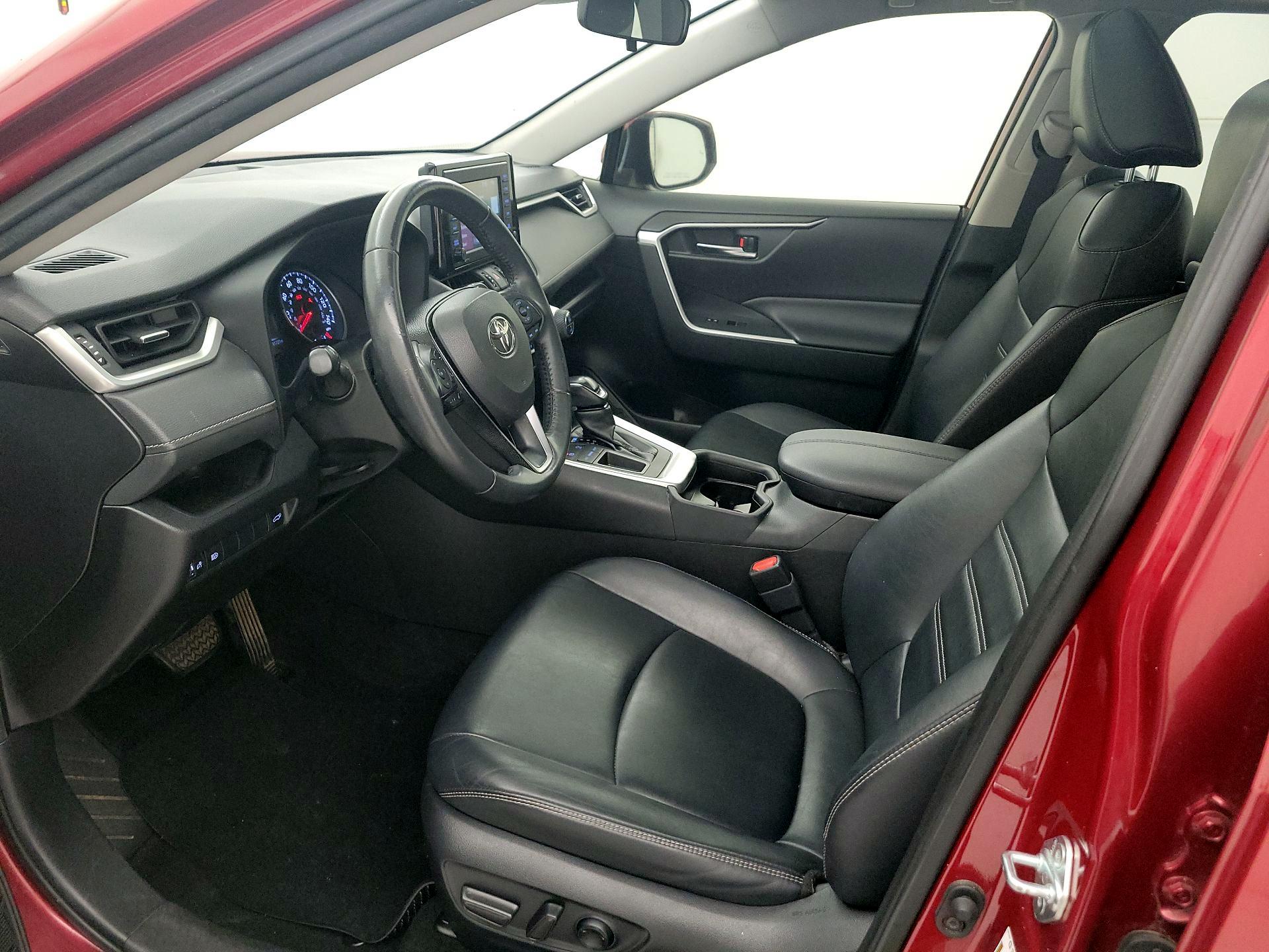 Thumbnail: 2021 Toyota RAV4 - 11
