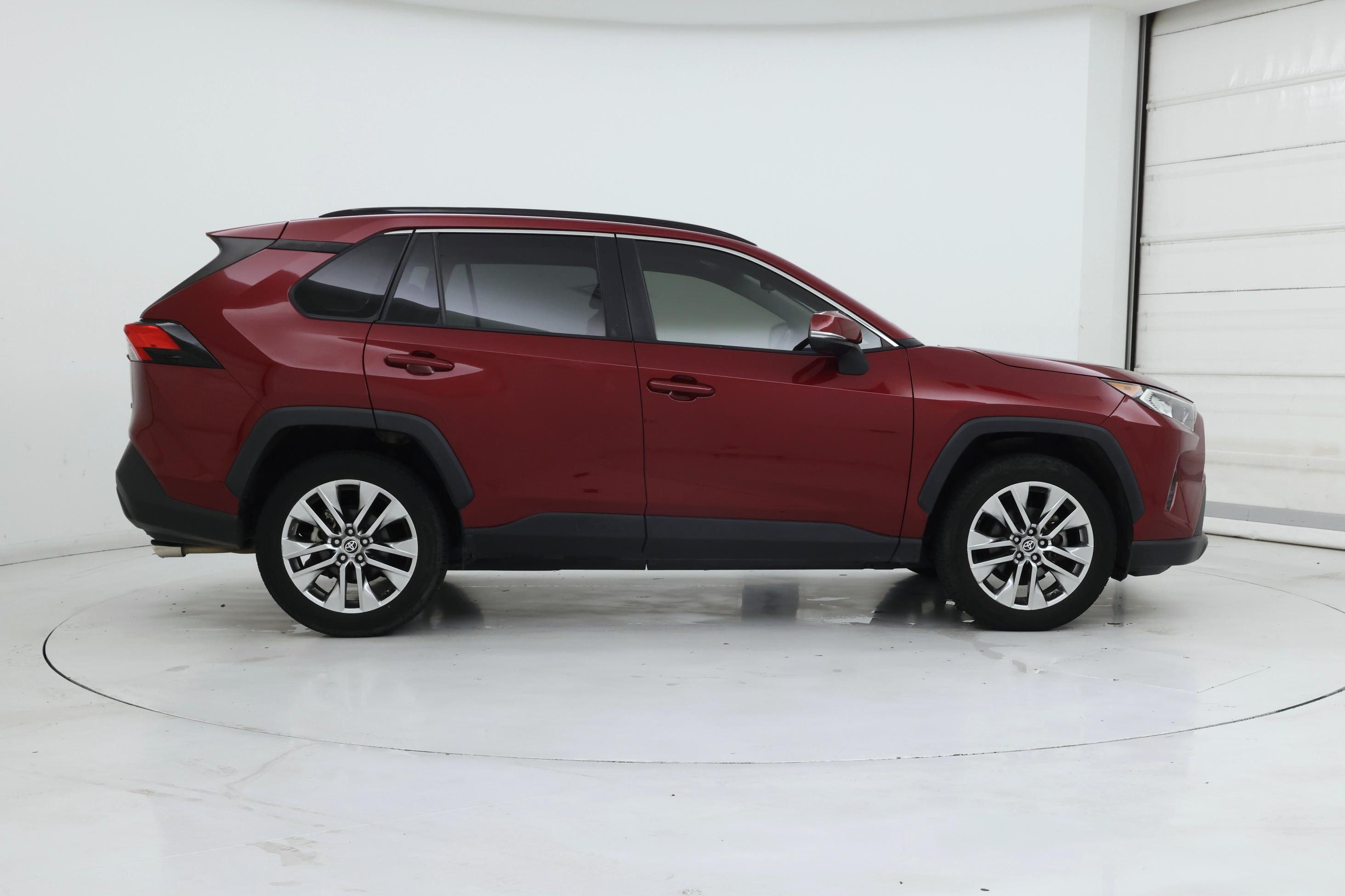 Thumbnail: 2021 Toyota RAV4 - 7