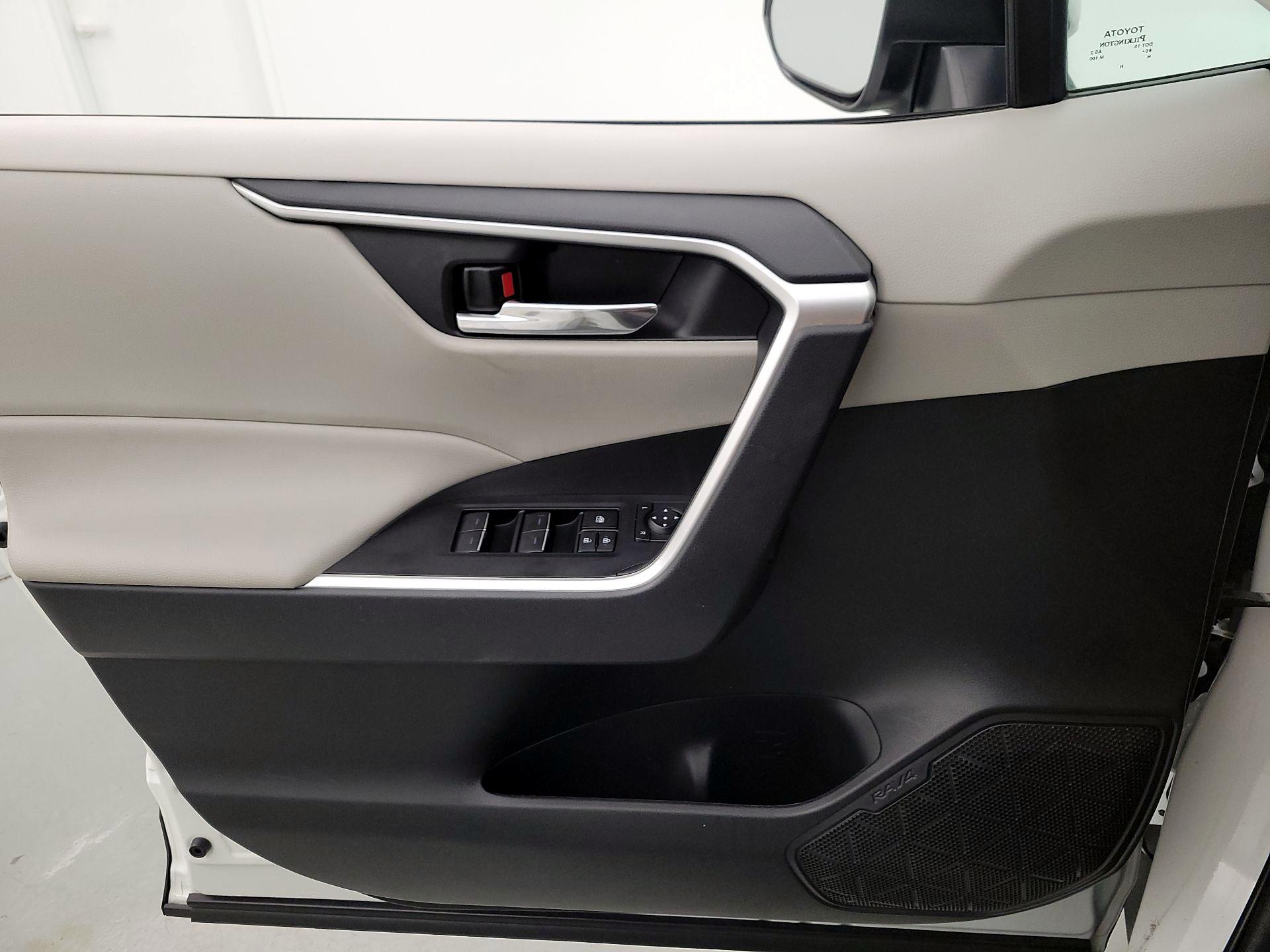 Thumbnail: 2024 Toyota RAV4 - 12
