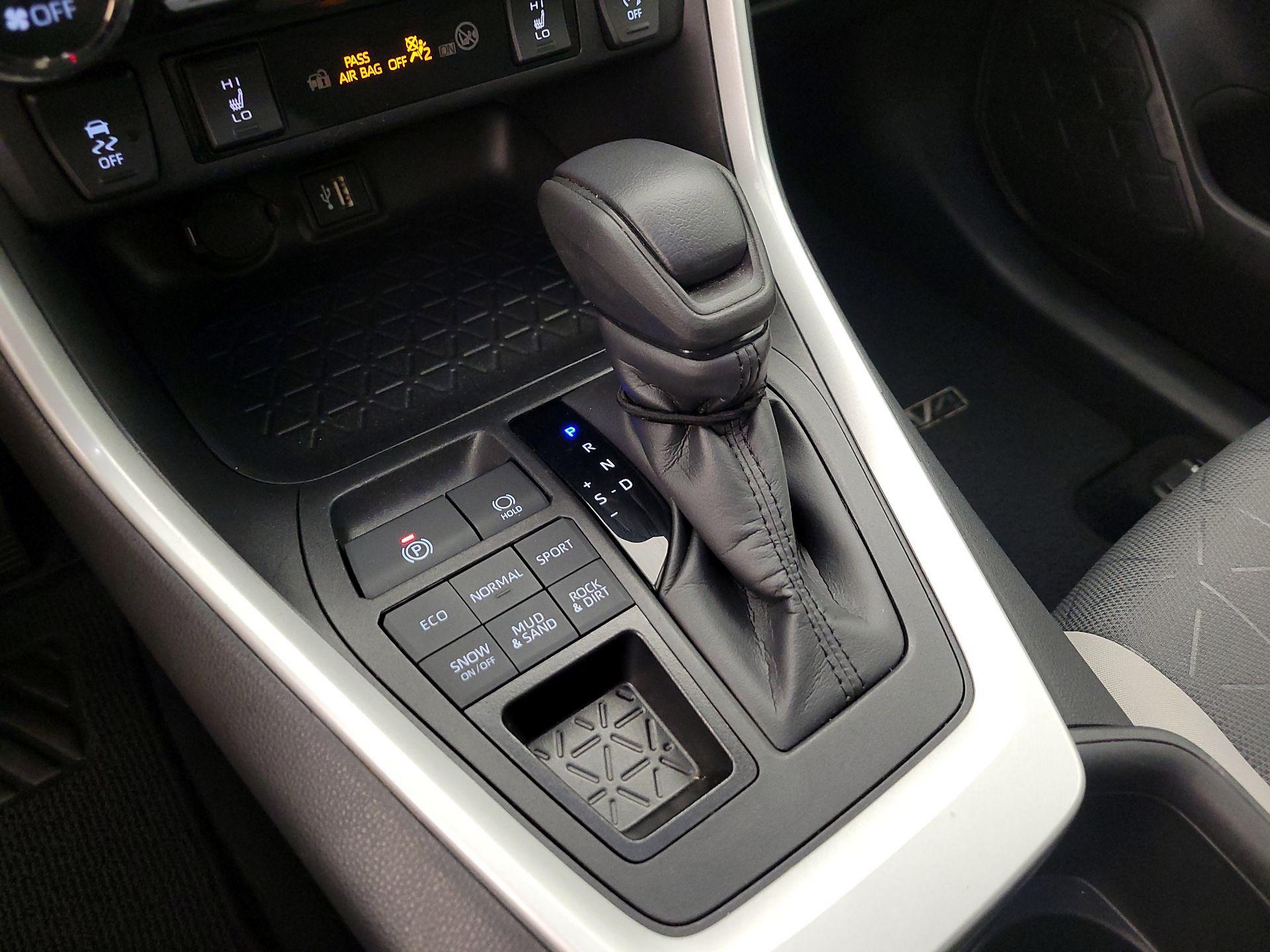 Thumbnail: 2024 Toyota RAV4 - 18