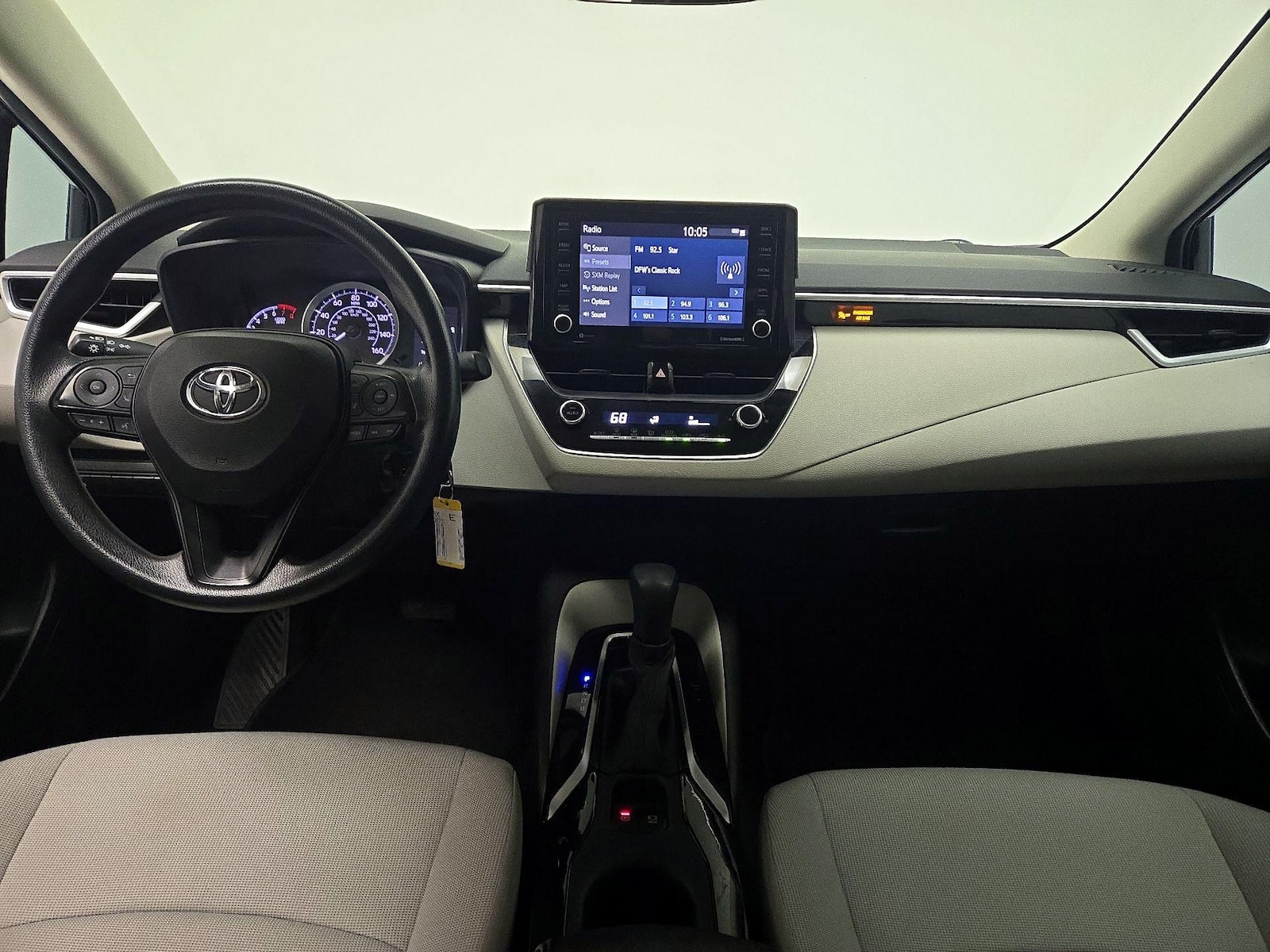 2022 Toyota Corolla LE - Photo 10