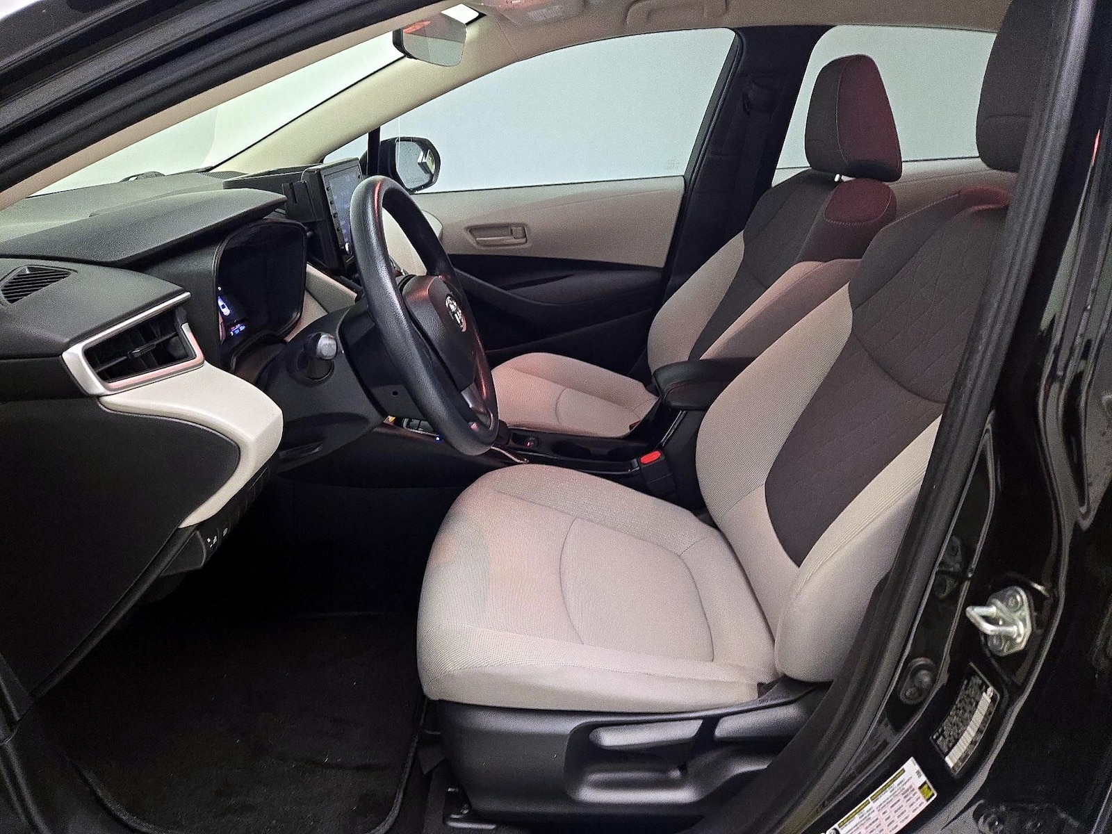 2022 Toyota Corolla LE - Photo 12
