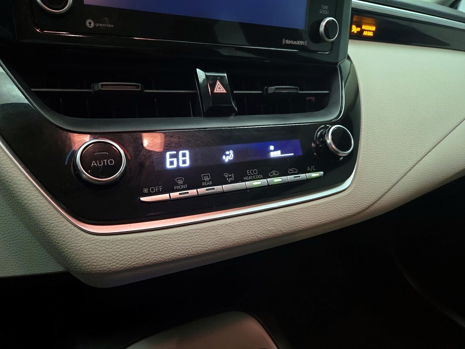 2022 Toyota Corolla LE - Photo 17