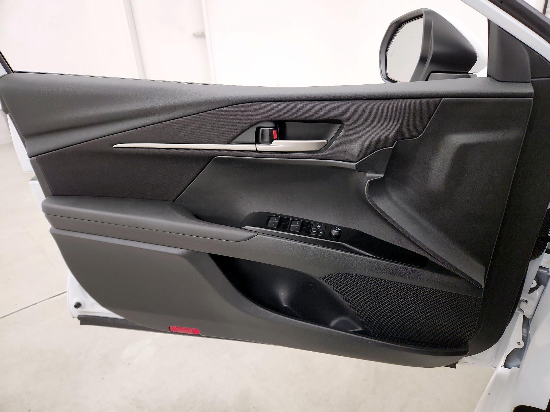 Thumbnail: 2025 Toyota Camry - 12