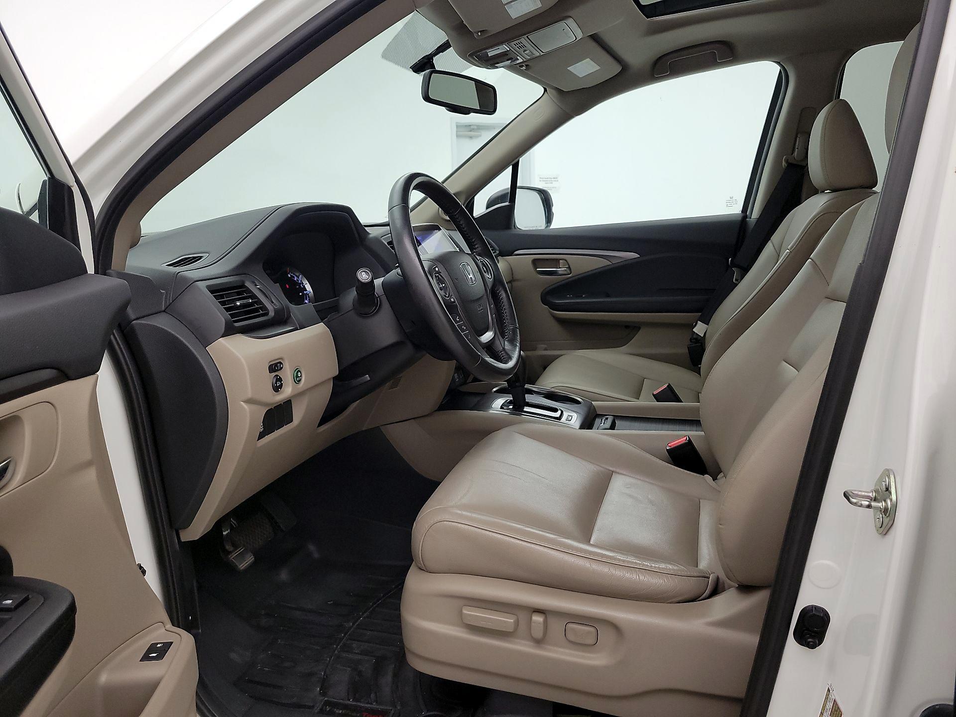 Thumbnail: 2016 Honda Pilot - 11