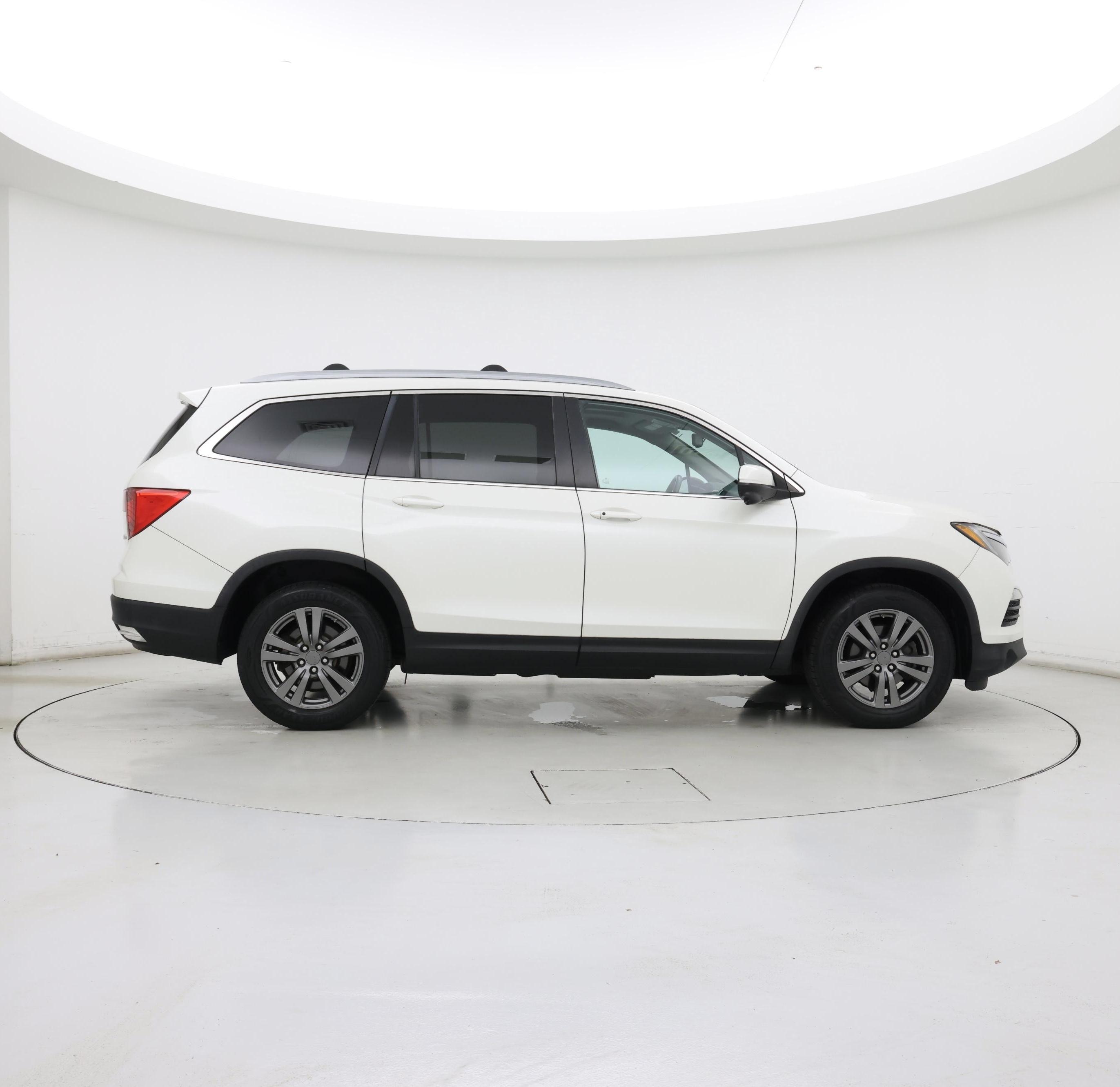 Thumbnail: 2016 Honda Pilot - 7