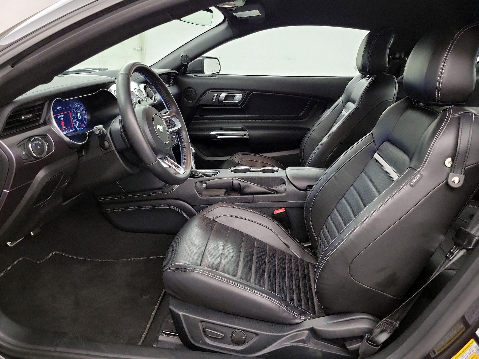 2022 Ford Mustang Mach 1 - Photo 12