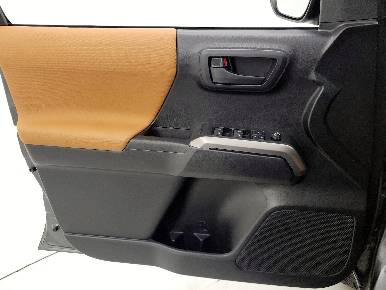 2020 Toyota Tacoma SR5 - Photo 13